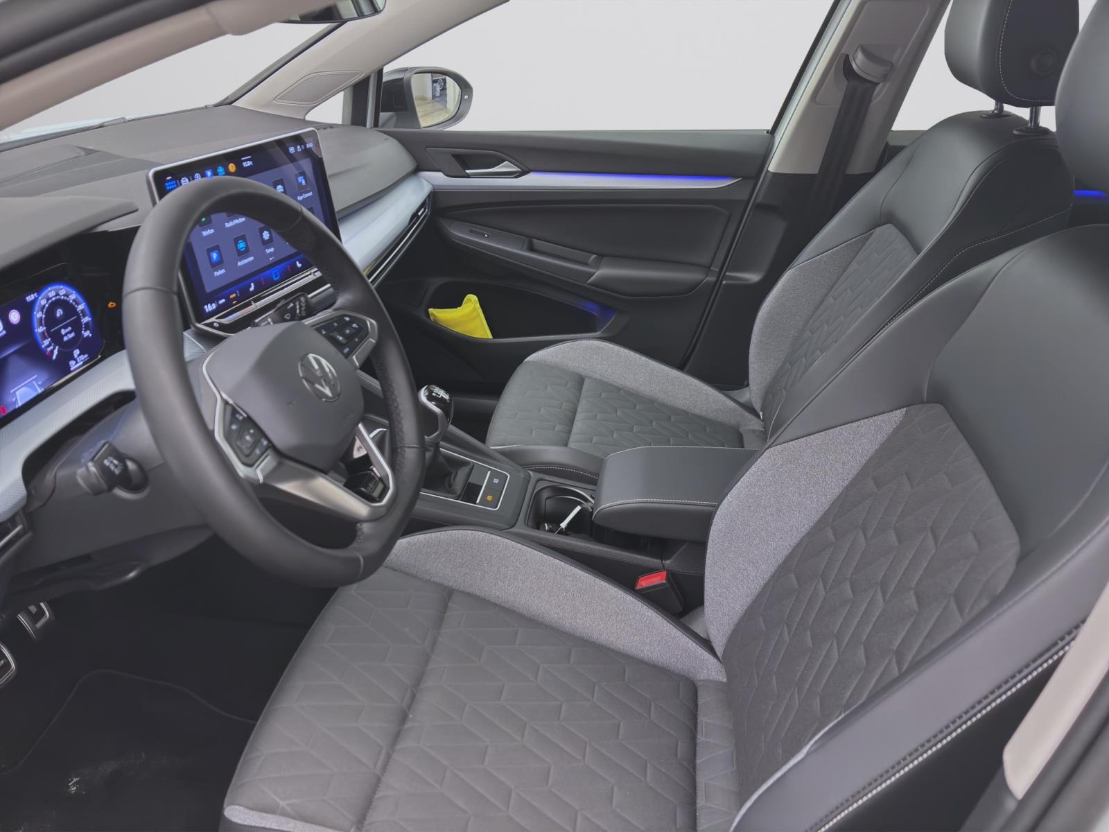 Volkswagen Golf 1.5 TSI GOAL NAVI AHK KLIMA LED