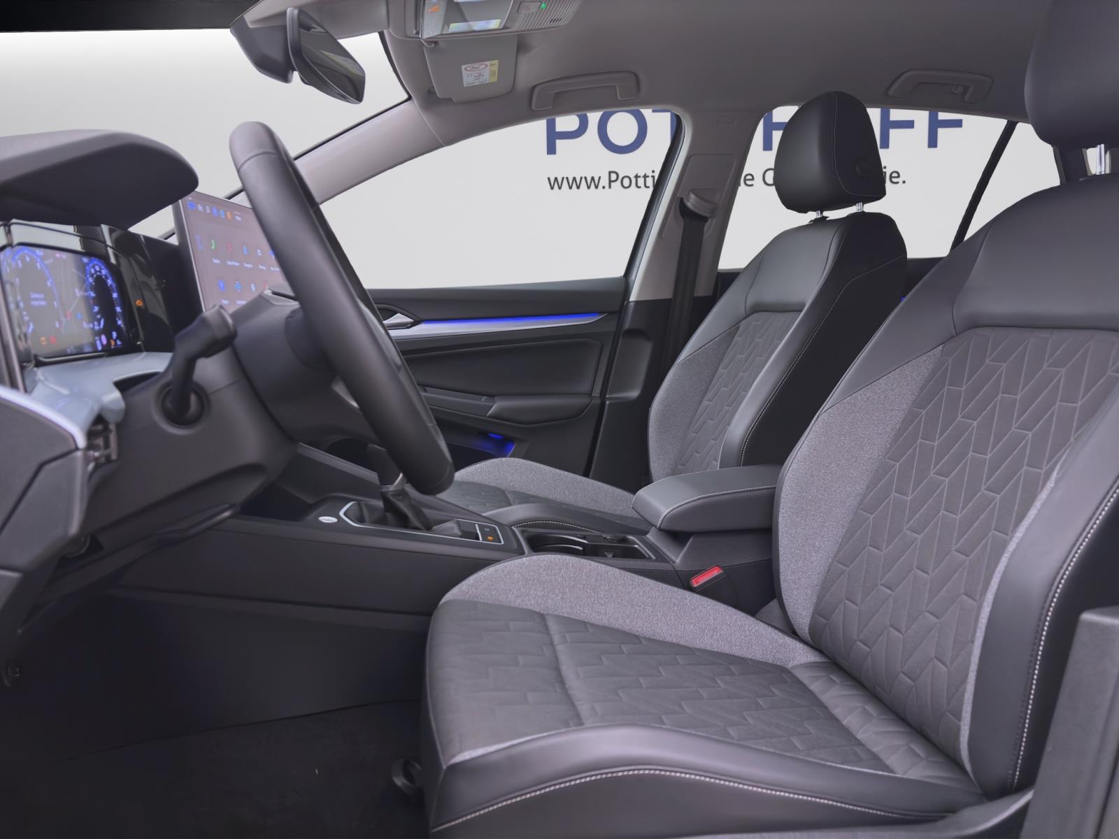 Volkswagen Golf 1.5 TSI GOAL NAVI AHK PDC LED