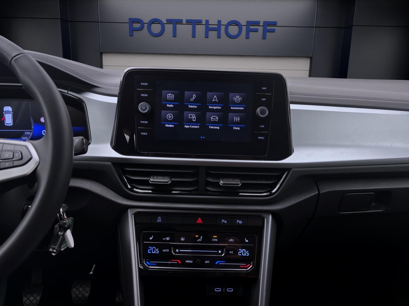 Volkswagen T-Roc 1.0 TSI LIFE NAVI LED SITZHZG DAB+