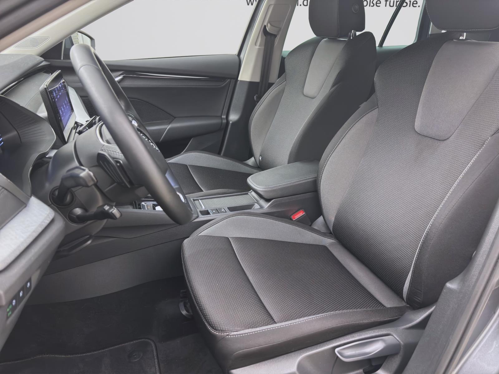 Skoda Octavia Combi 2.0 TDI DSG TOUR AHK NAVI ACC SITZHZG