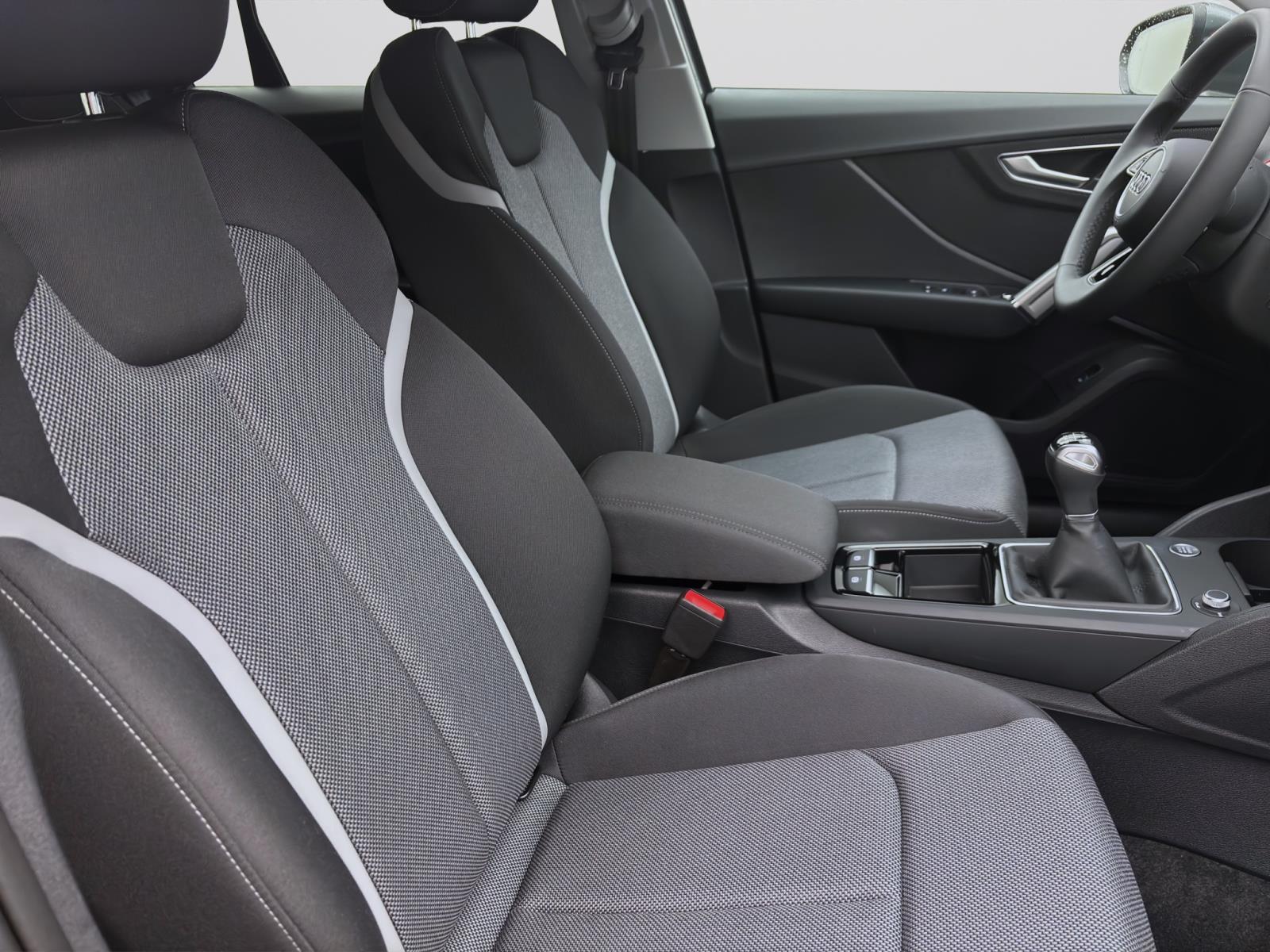 Audi Q2 30 TFSI S LINE AHK NAVI KAMERA MATRIX