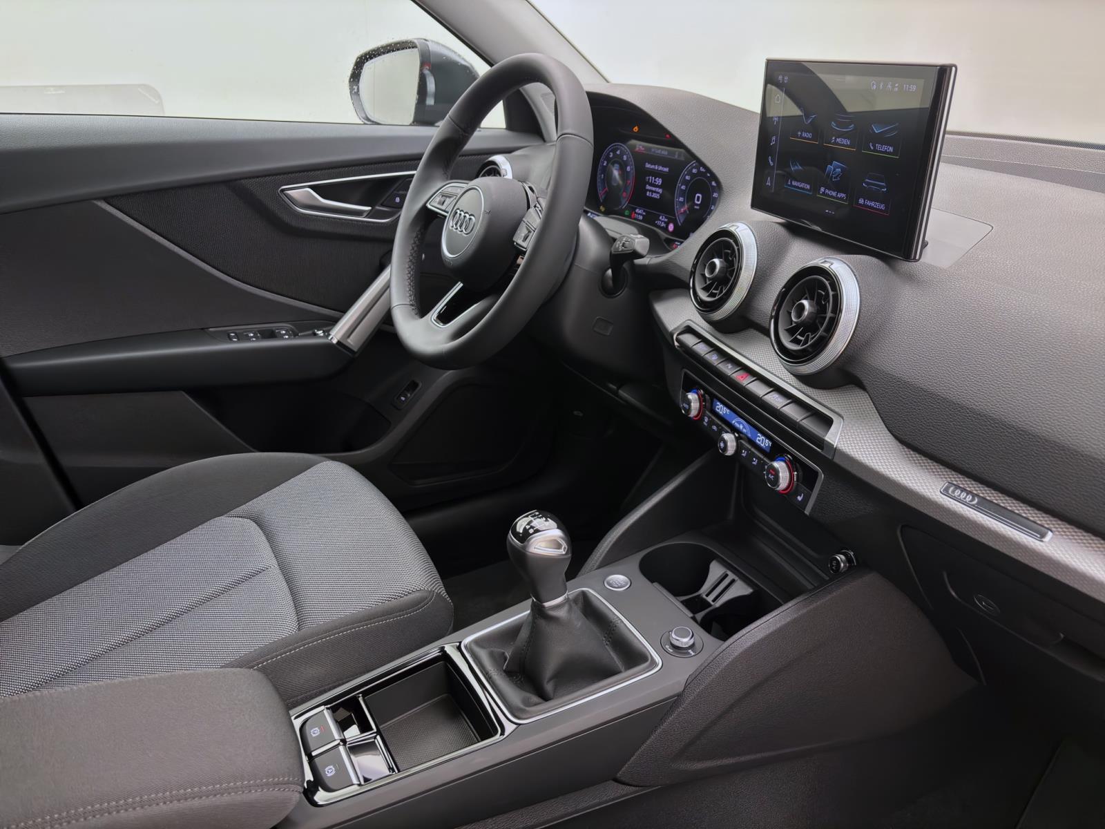 Audi Q2 30 TFSI S LINE AHK NAVI KAMERA MATRIX