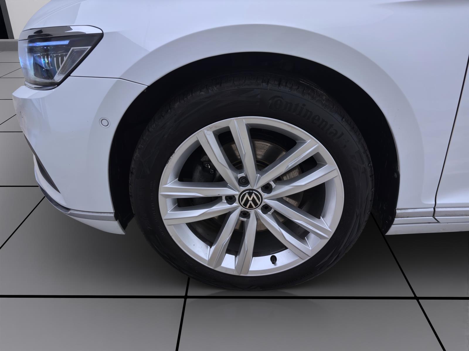 Volkswagen Passat Variant 2.0 TDI DSG ELEGANCE STDHZG AHK KAMERA