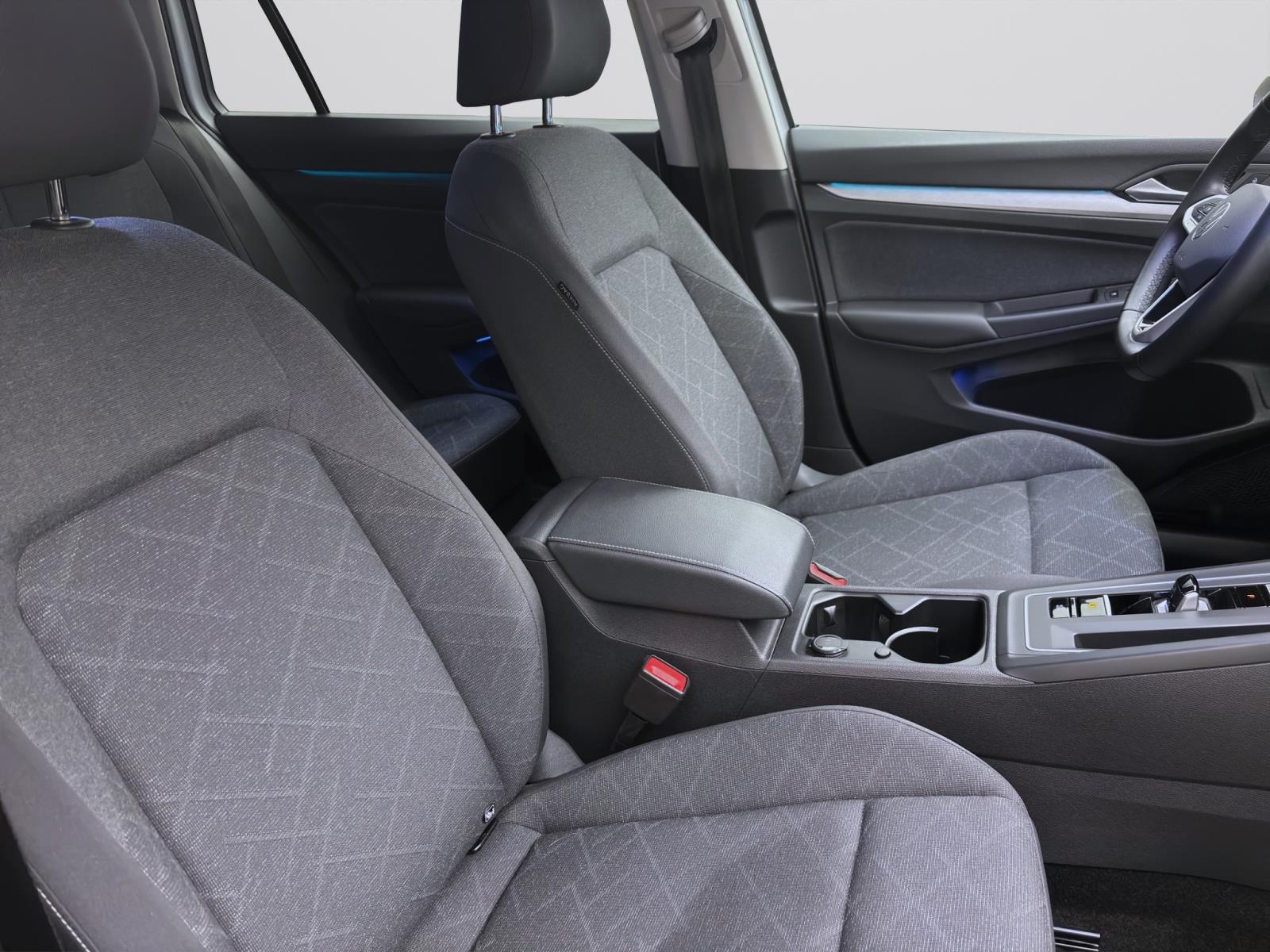 Volkswagen Golf Variant 2.0 TDI DSG LIFE NAVI KAMERA PDC