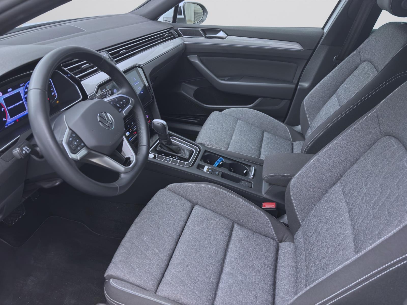 Volkswagen Passat Variant 2.0 TDI DSG BUSINESS PANO AHK KAMERA NAVI