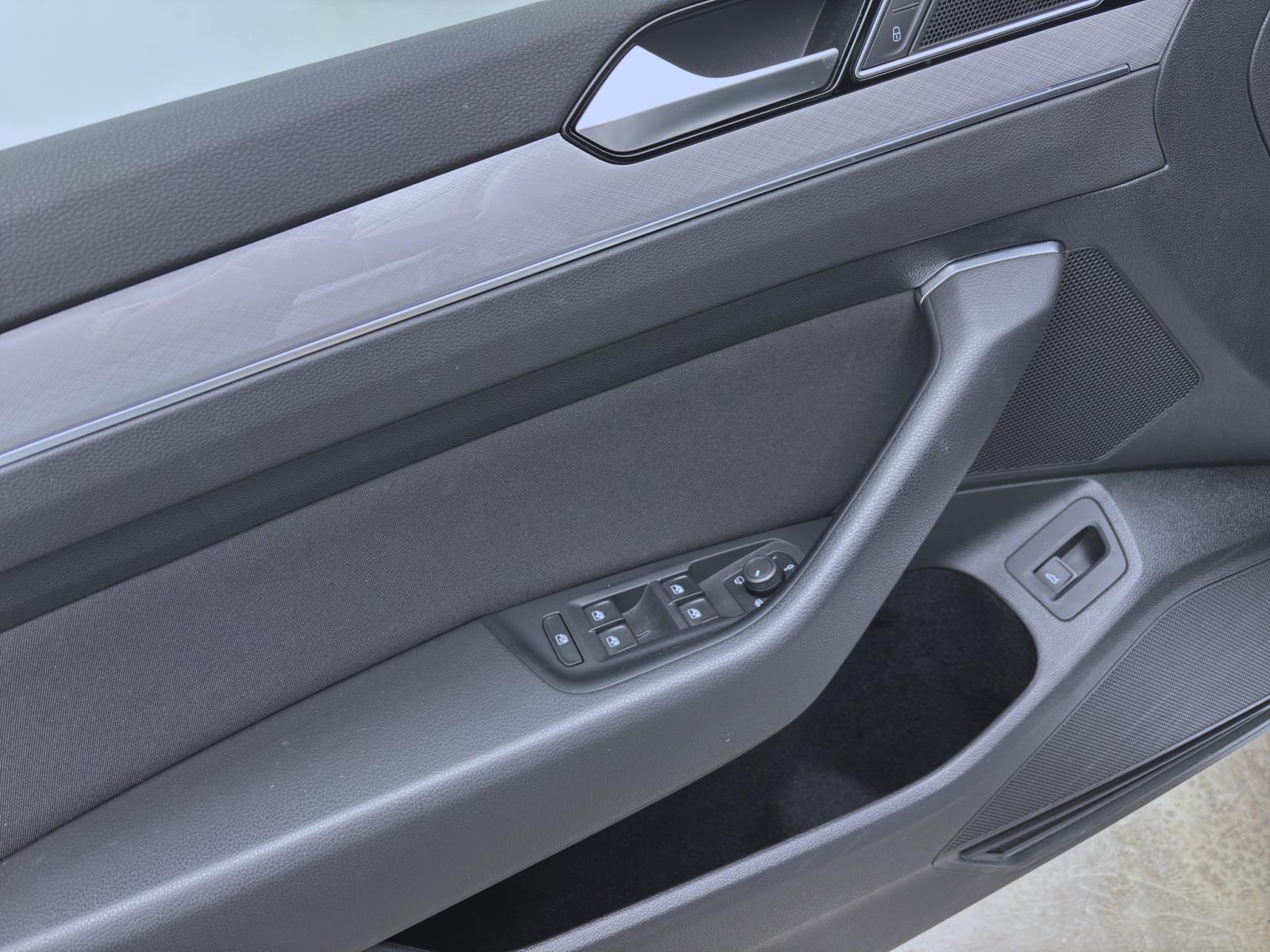 Volkswagen Passat Variant 2.0 TDI DSG BUSINESS PANO AHK KAMERA NAVI