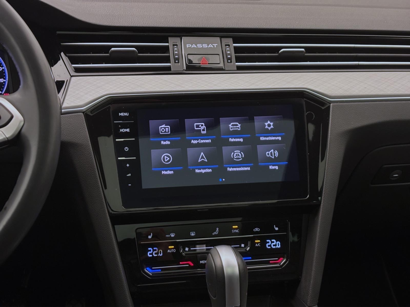 Volkswagen Passat Variant 2.0 TDI DSG BUSINESS PANO AHK KAMERA NAVI