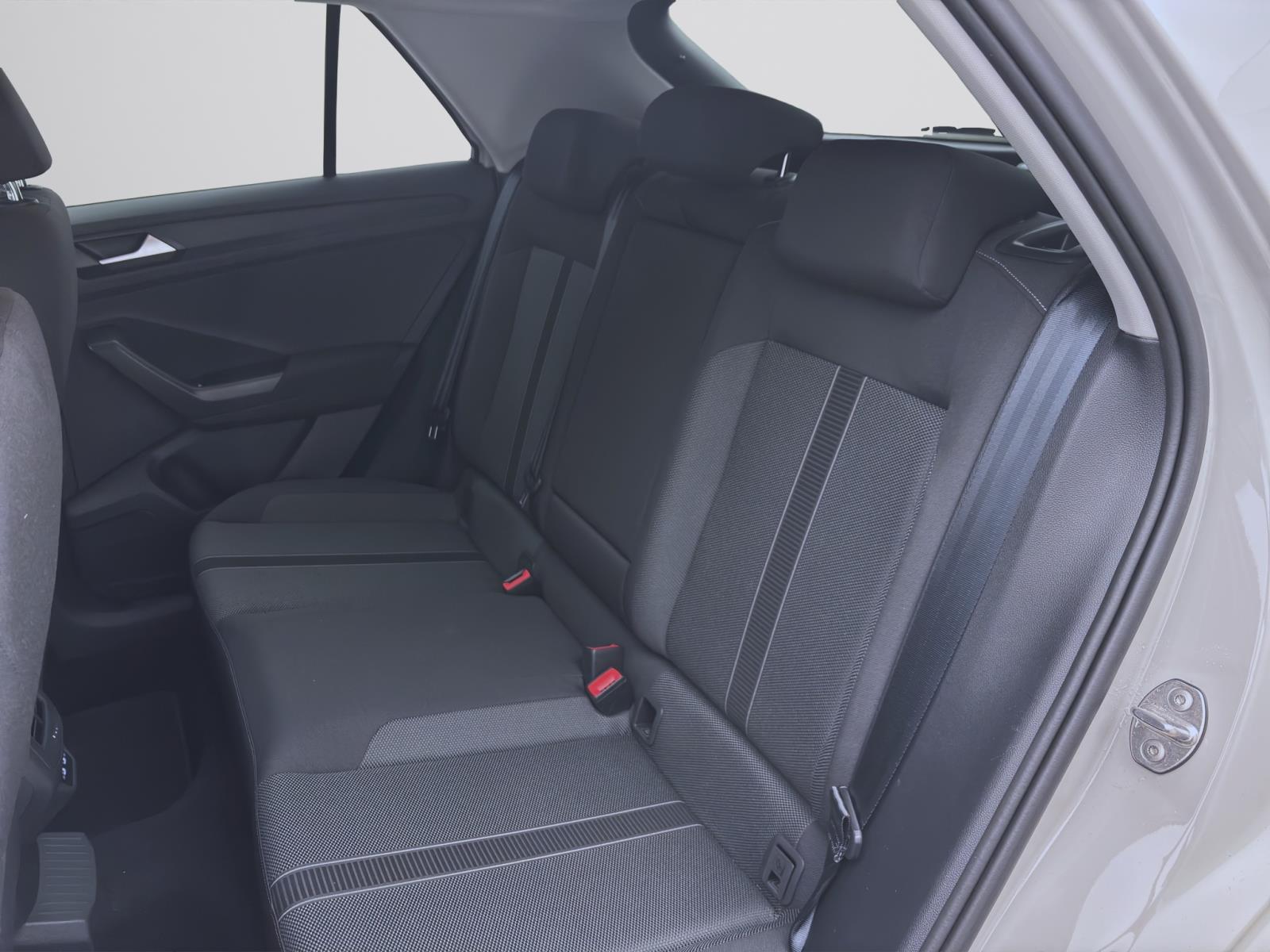Volkswagen T-Roc 1.5 TSI DSG LIFE PDC LED LM16 KLIMA