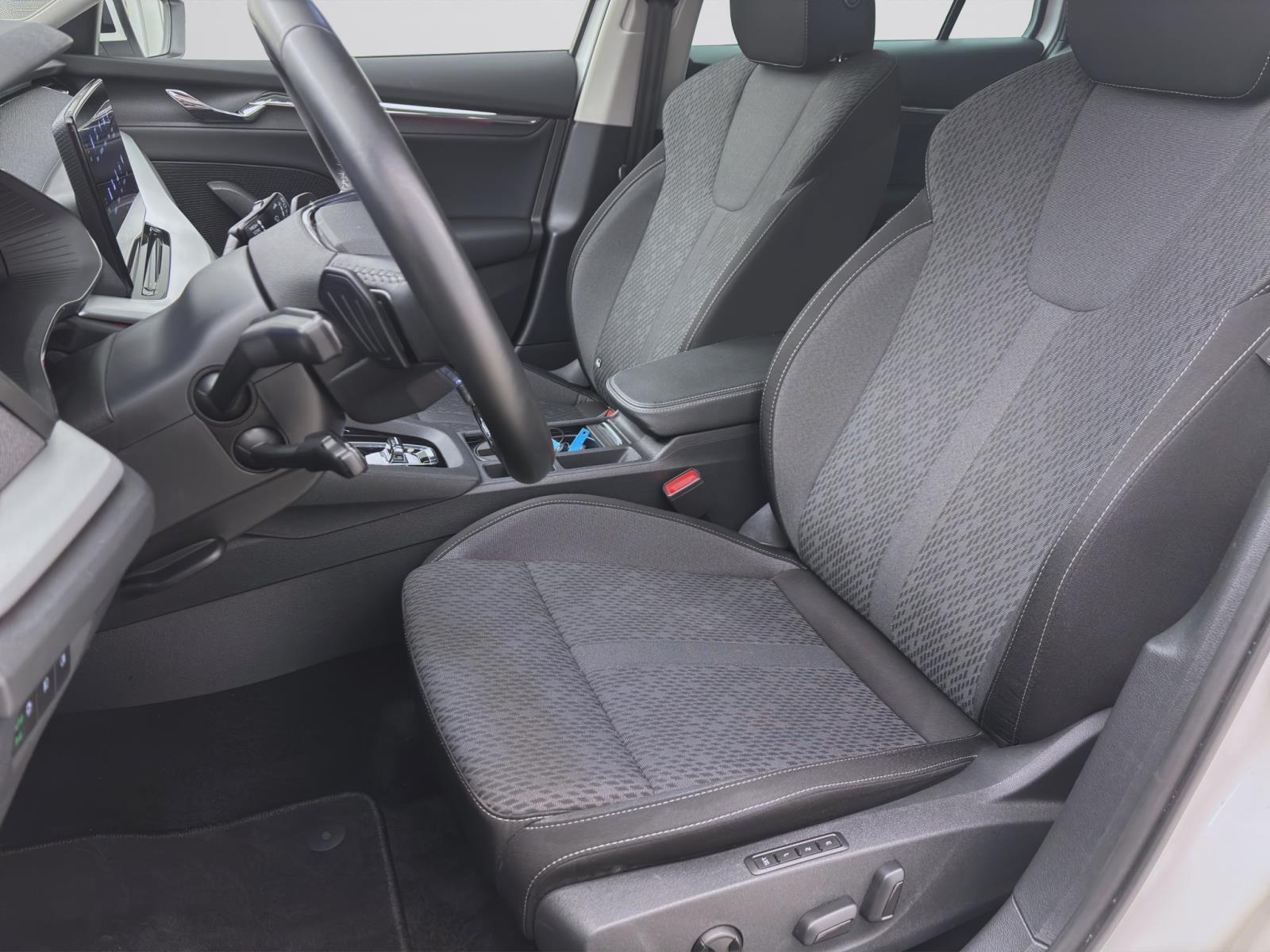 Skoda Octavia Combi 2.0 TDI DSG STYLE AHK NAVI SITZHZG HuD