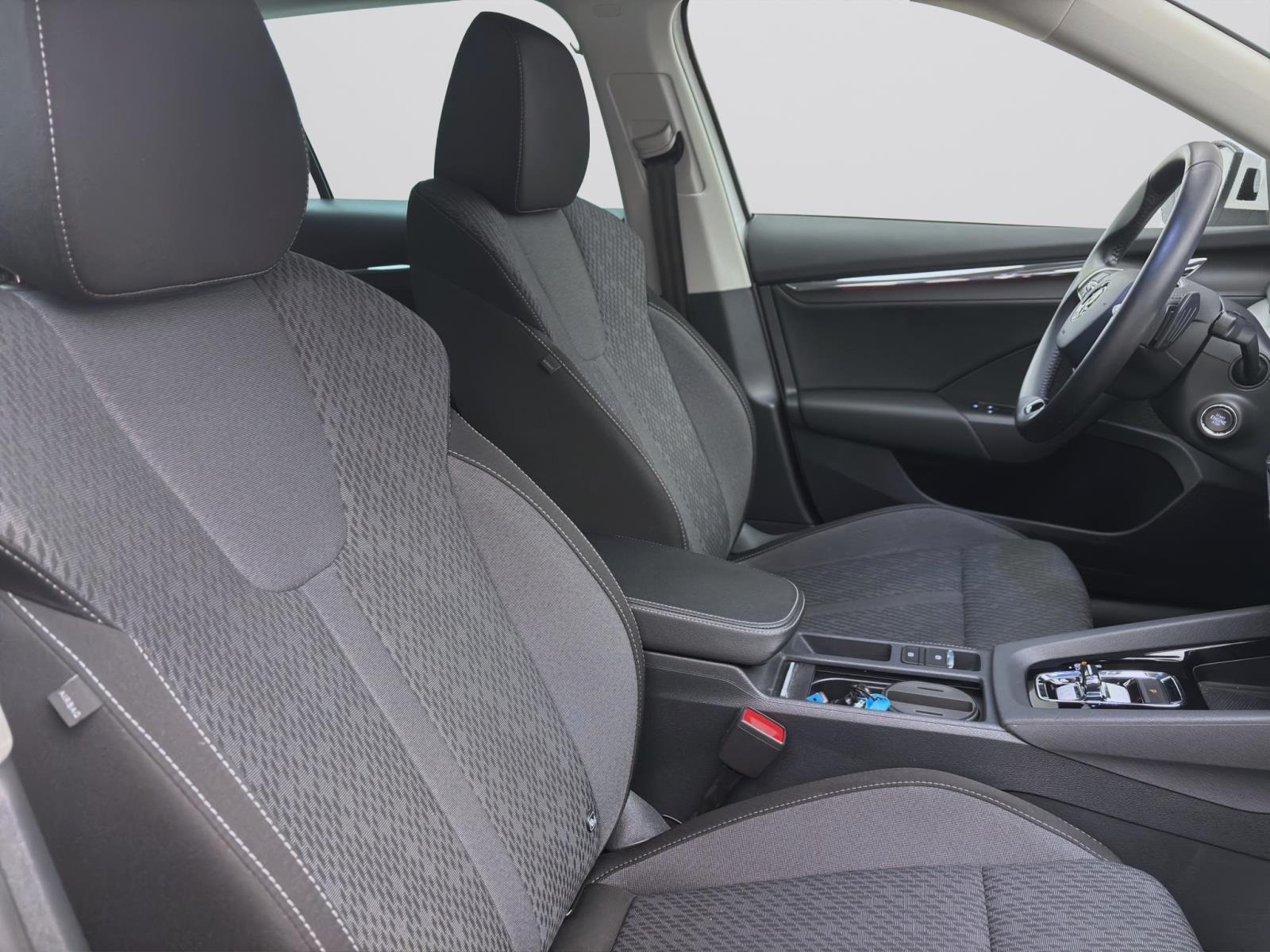 Skoda Octavia Combi 2.0 TDI DSG STYLE AHK NAVI SITZHZG HuD
