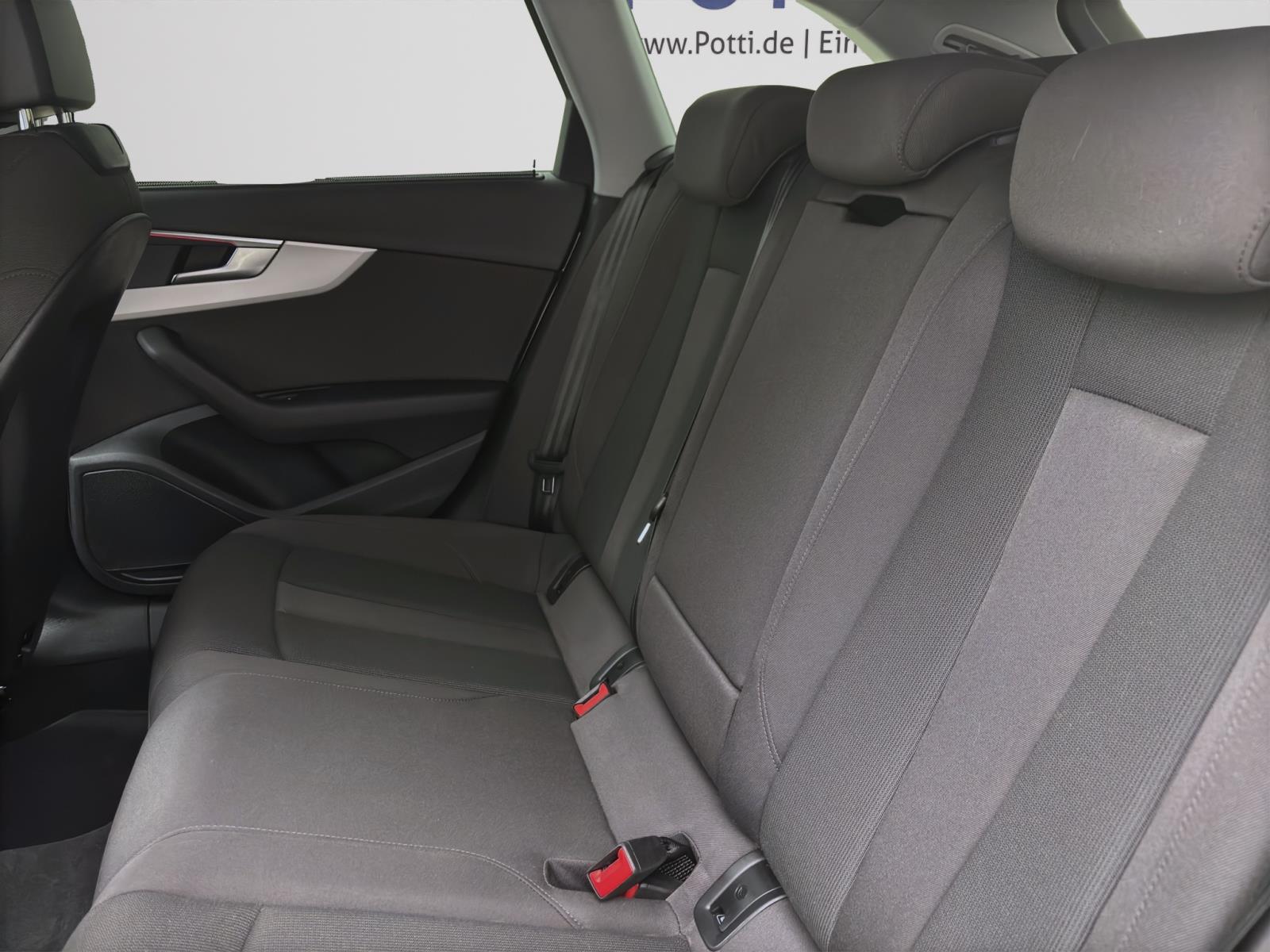 Audi A4 Avant 35 TDI ADVANCED AHK NAVI+ KAMERA SITZHZG