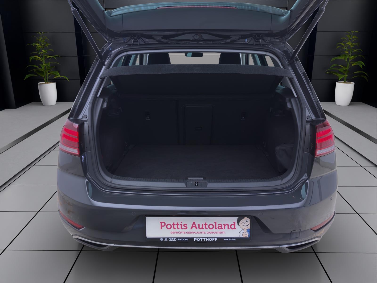 Volkswagen Golf 1.5 TSI IQ.DRIVE ACC SITZHZG PDC KLIMA