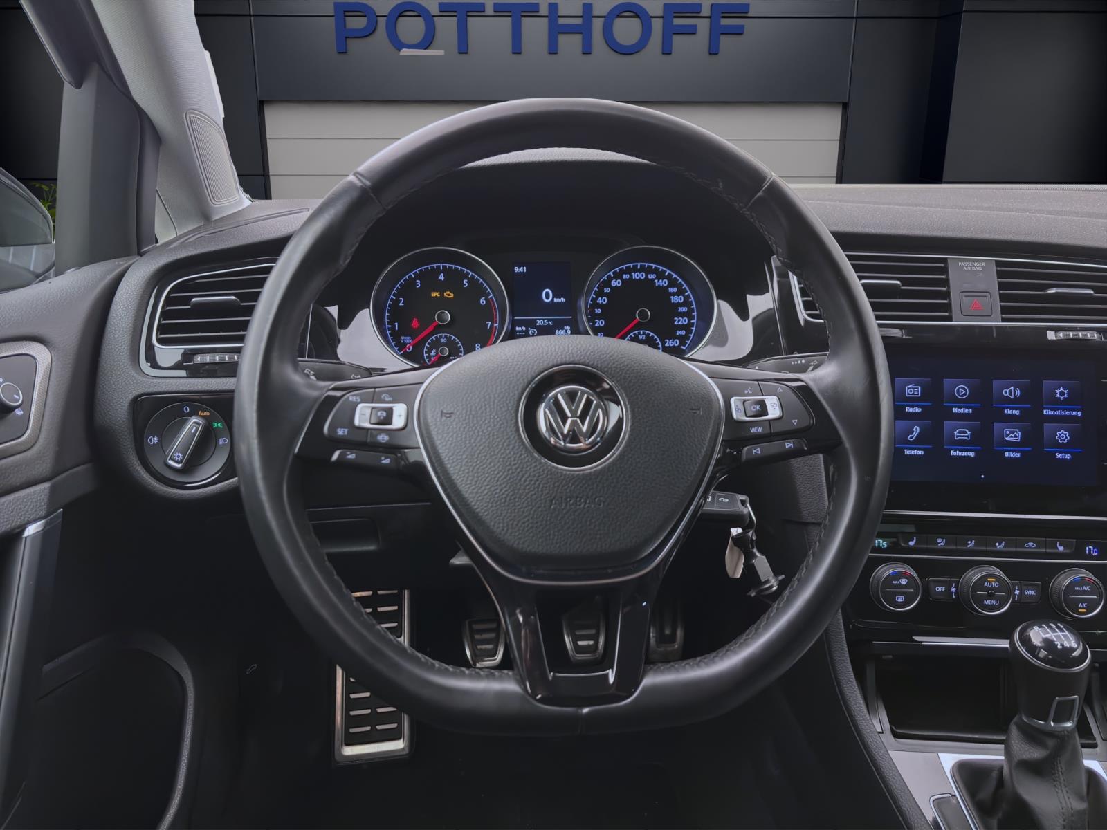 Volkswagen Golf 1.5 TSI IQ.DRIVE ACC SITZHZG PDC KLIMA