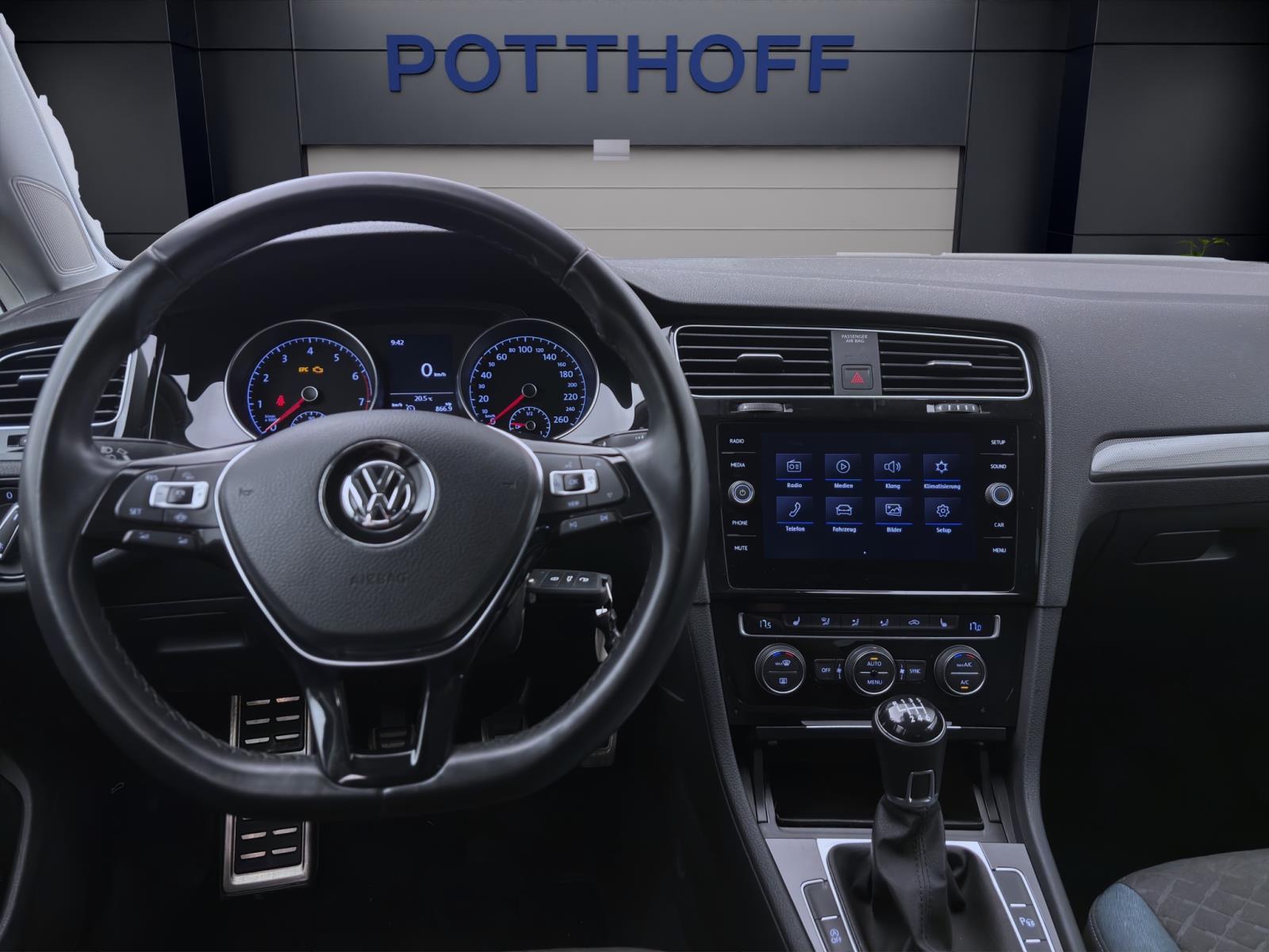 Volkswagen Golf 1.5 TSI IQ.DRIVE ACC SITZHZG PDC KLIMA