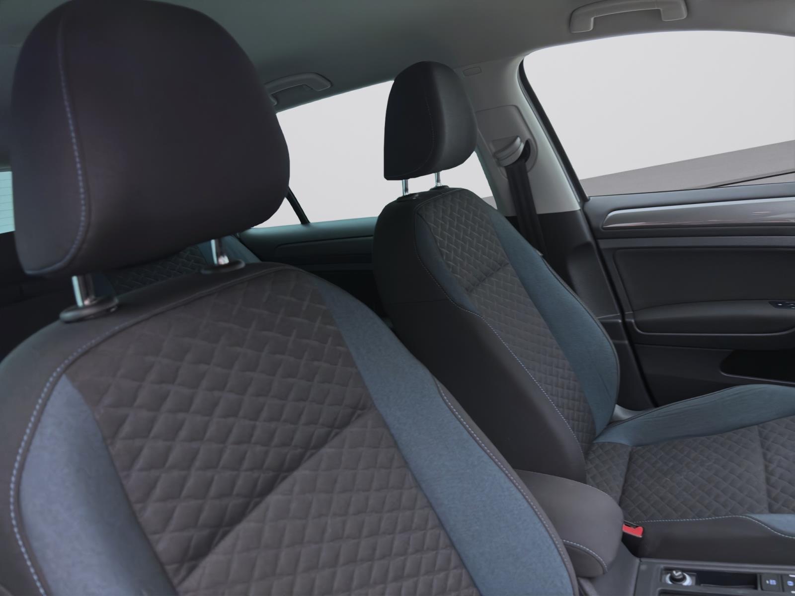 Volkswagen Golf 1.5 TSI IQ.DRIVE ACC SITZHZG PDC KLIMA