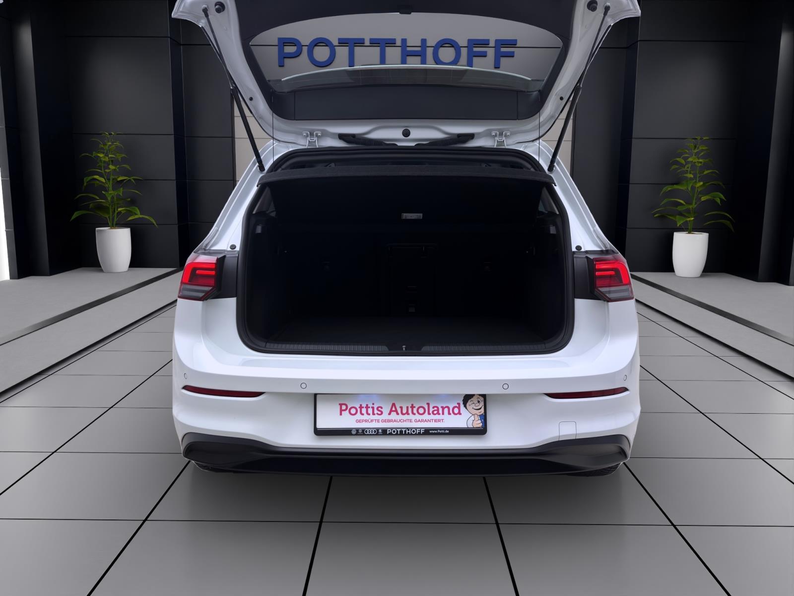 Volkswagen Golf 1.0 TSI UNITED NAVI LED SITZHZG DAB+