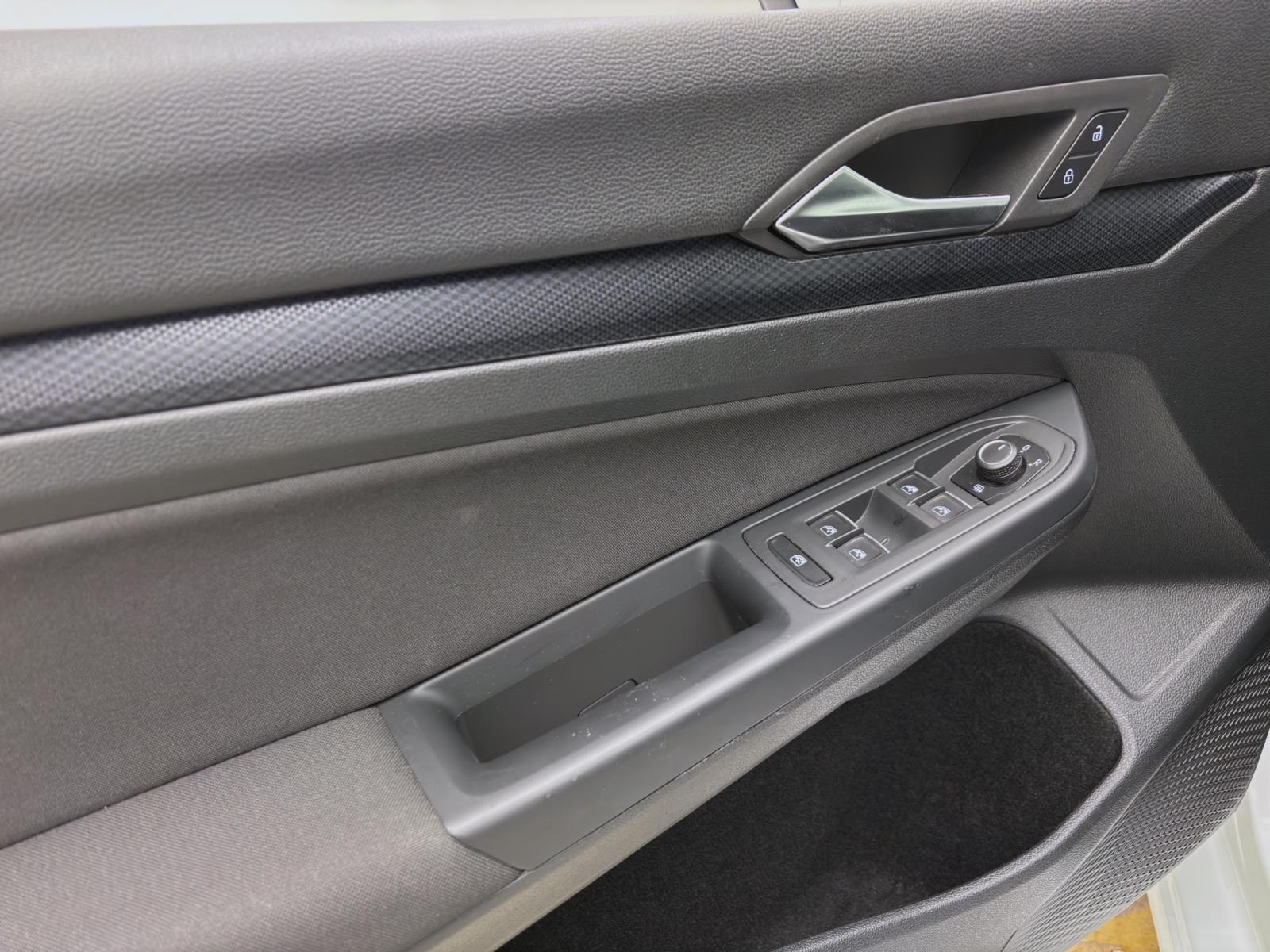 Volkswagen Golf 1.0 TSI UNITED NAVI LED SITZHZG DAB+
