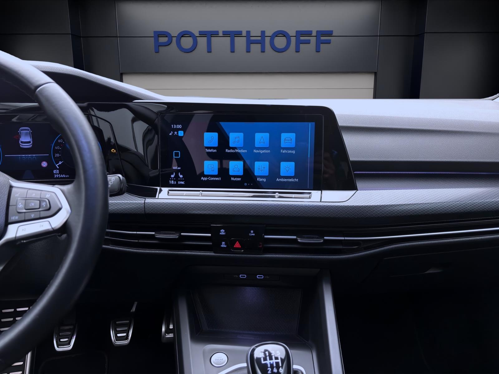 Volkswagen Golf 1.0 TSI UNITED NAVI LED SITZHZG DAB+