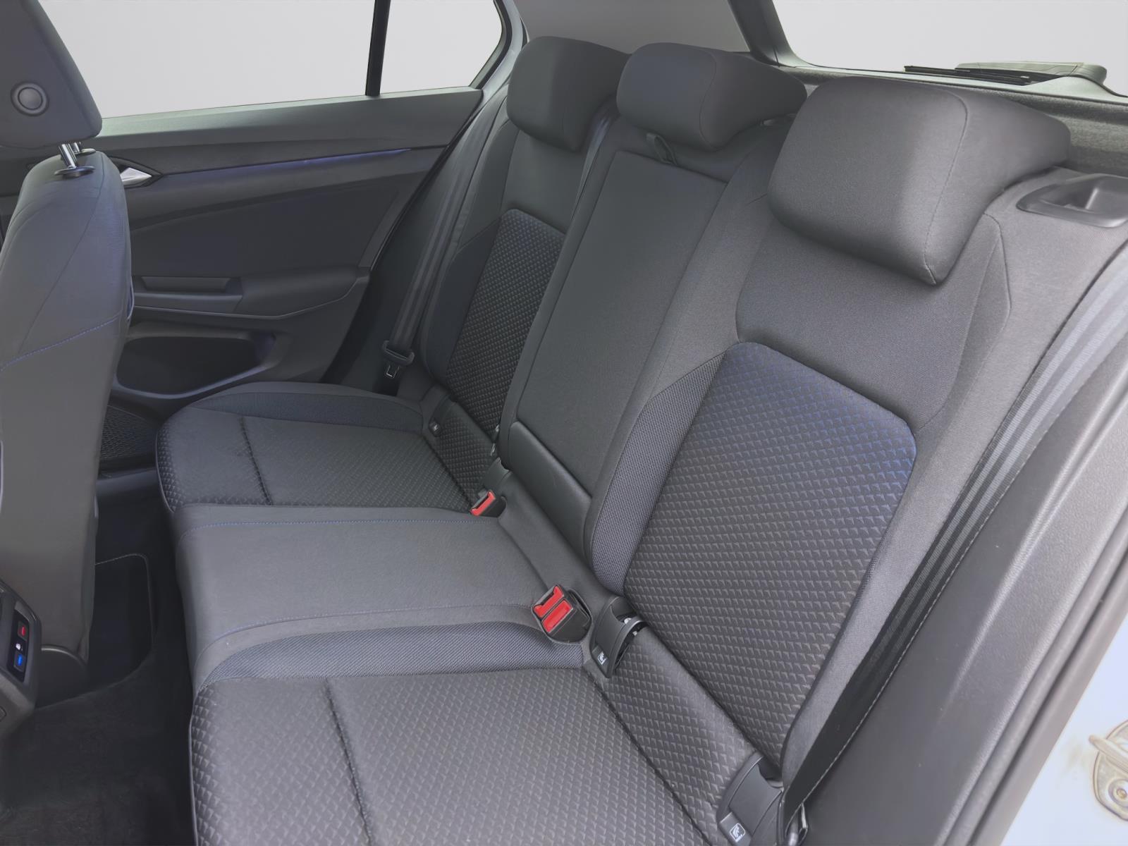 Volkswagen Golf 1.0 TSI UNITED NAVI LED SITZHZG DAB+