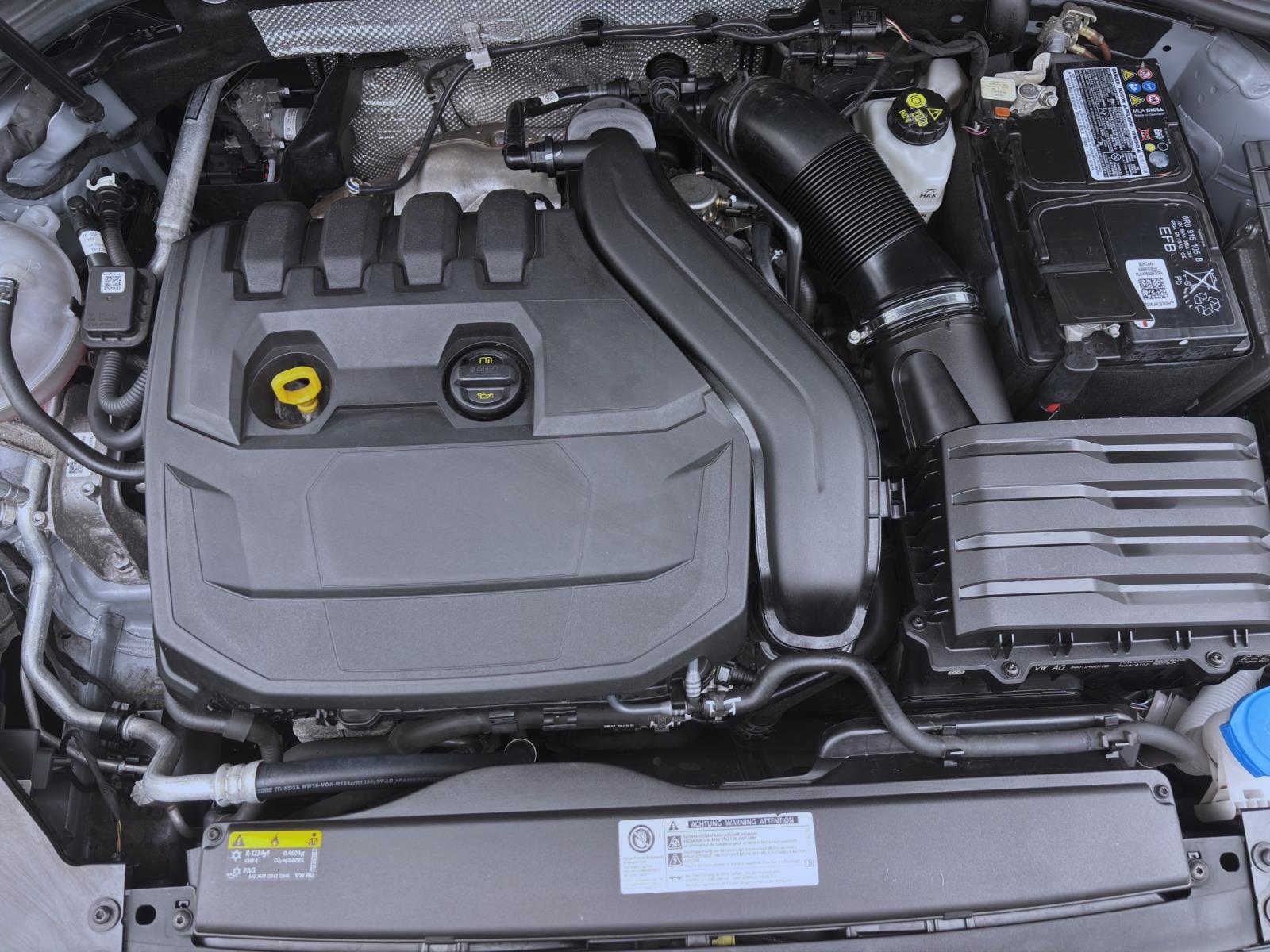 Volkswagen Passat Variant 1.5 TSI DSG BUSINESS NAVI LED AHK