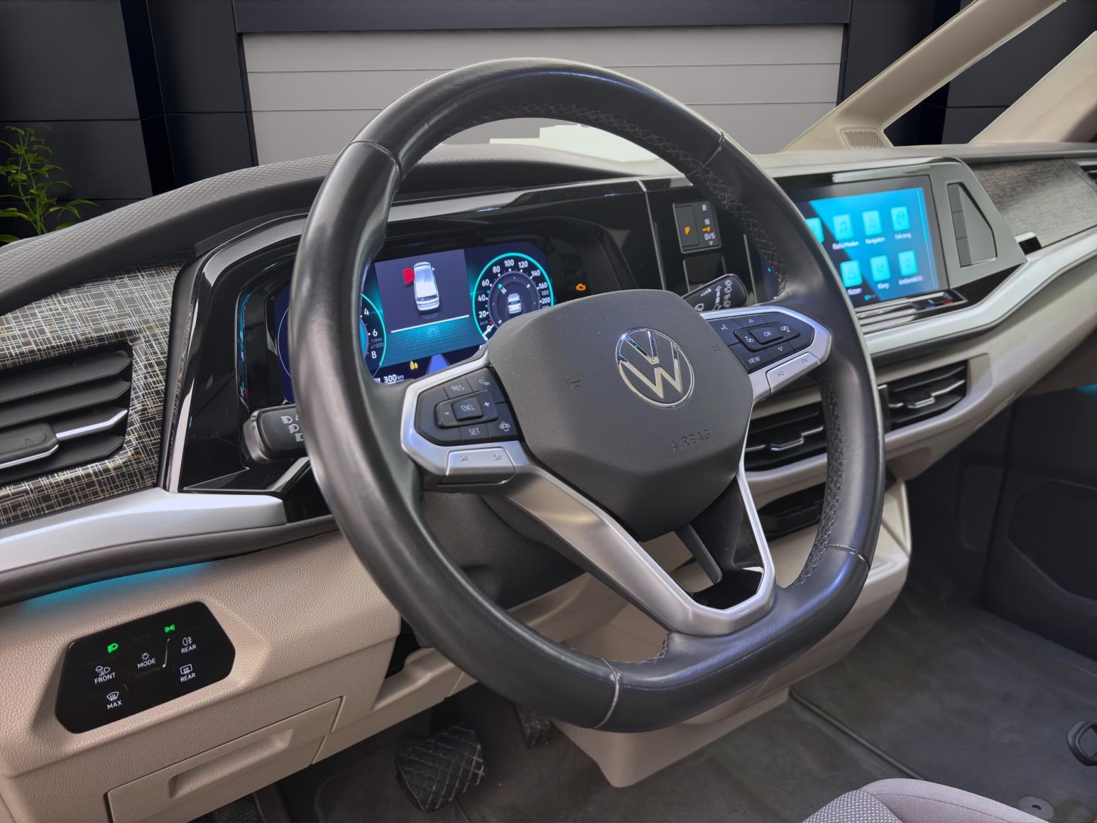 Volkswagen T7 Multivan 1.4 eHybrid DSG LIFE PANO AHK 360° NAVI