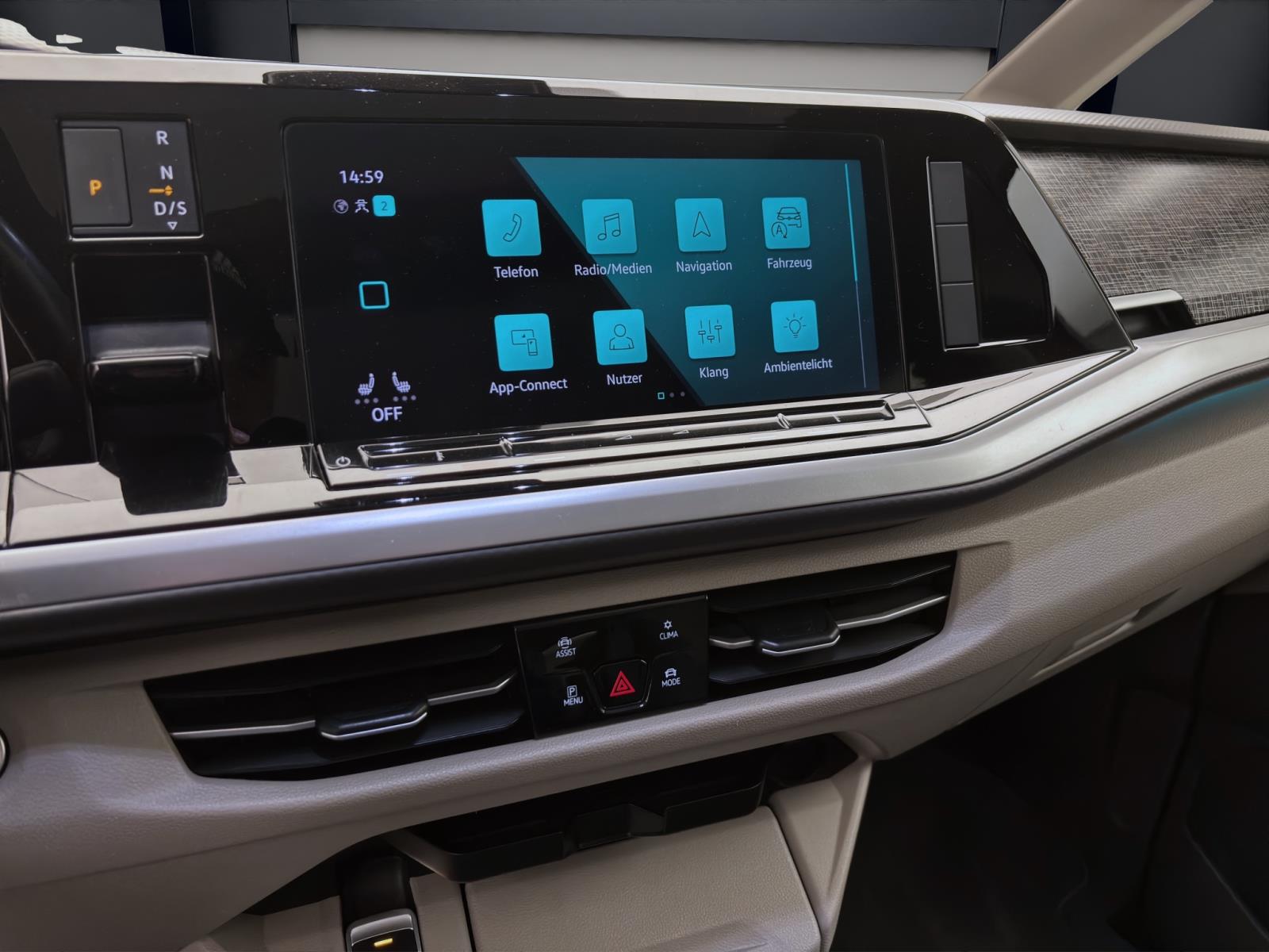 Volkswagen T7 Multivan 1.4 eHybrid DSG LIFE PANO AHK 360° NAVI