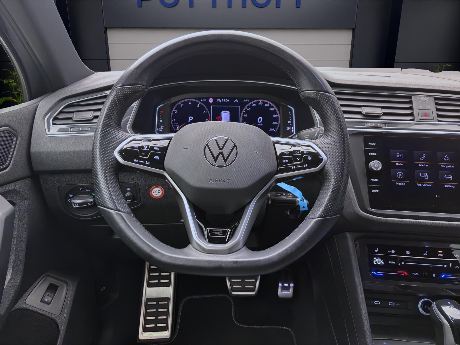 Volkswagen Tiguan 1.5 TSI DSG R-LINE STDHZG AHK PANO NAVI