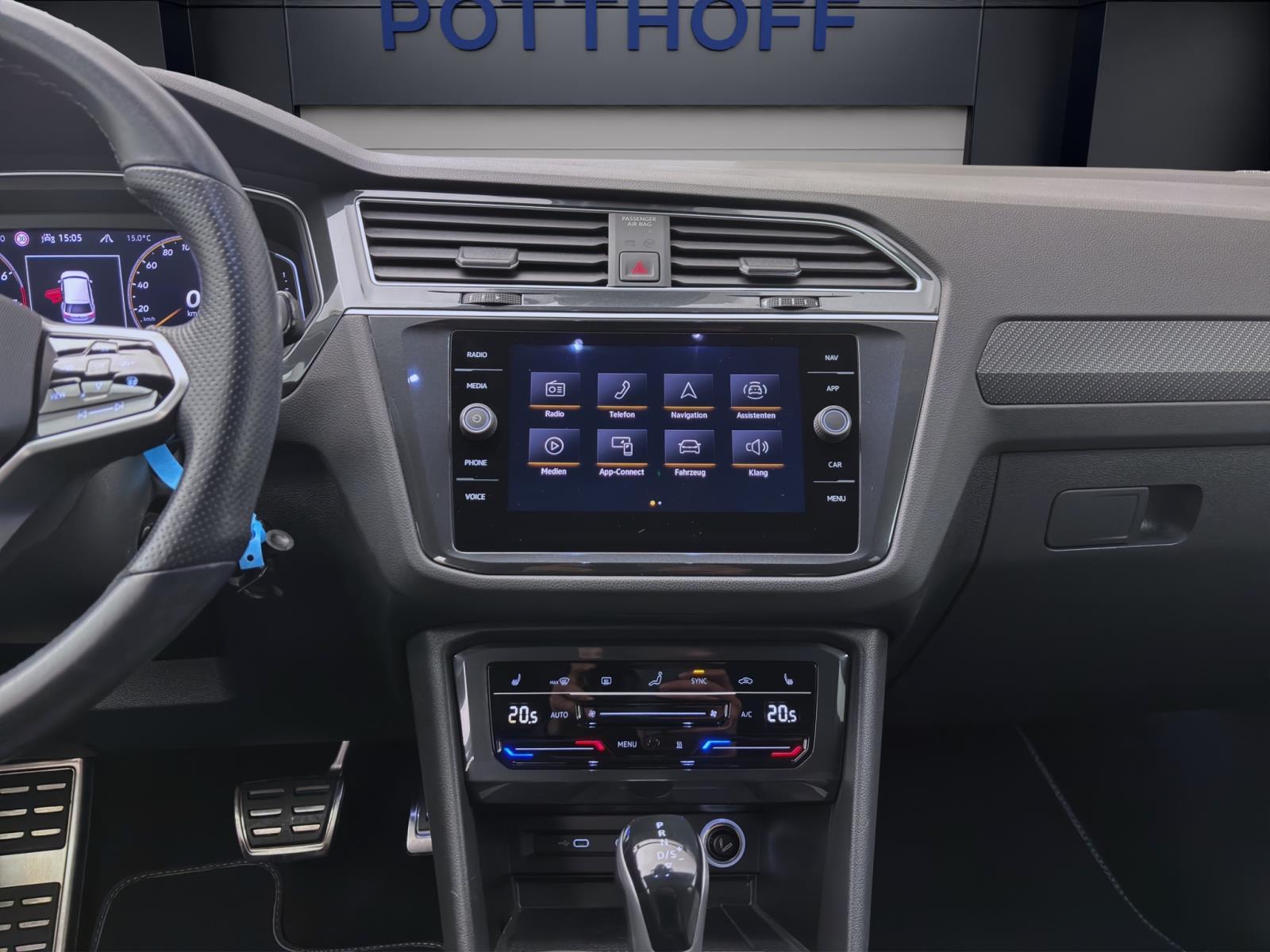 Volkswagen Tiguan 1.5 TSI DSG R-LINE STDHZG AHK PANO NAVI