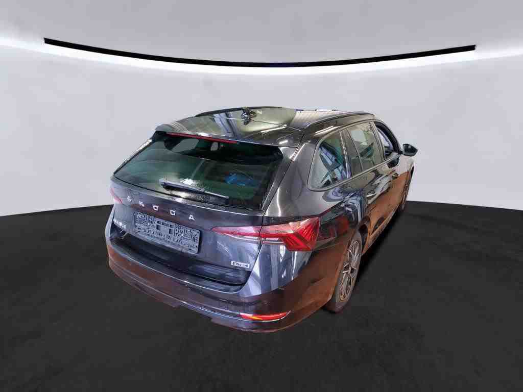 Skoda Octavia Combi 1.5 TSI e-TEC DSG CLEVER NAVI SITZHZG ACC LED