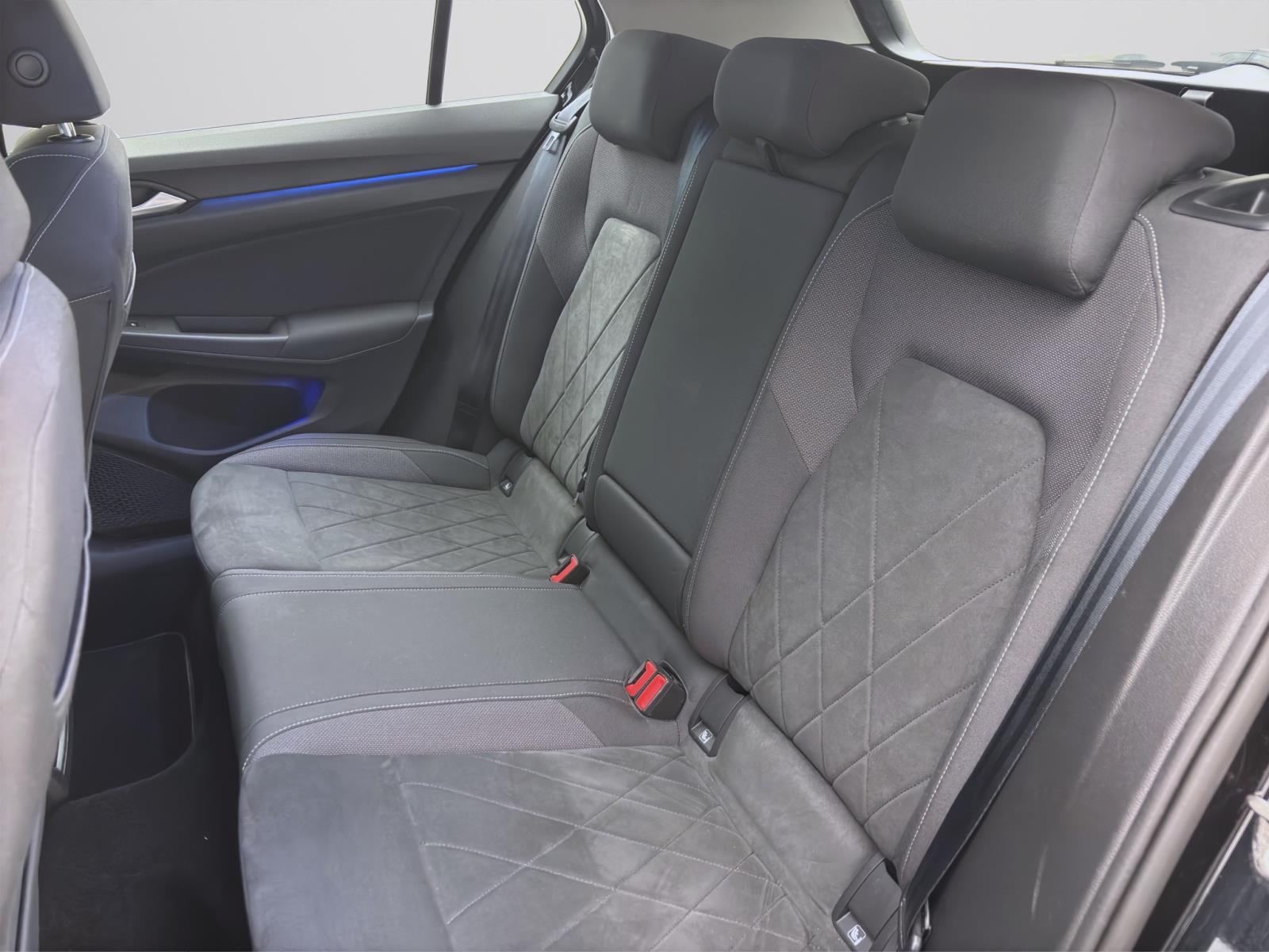 Volkswagen Golf 1.4 eHybrid STYLE NAVI AHK PDC LED