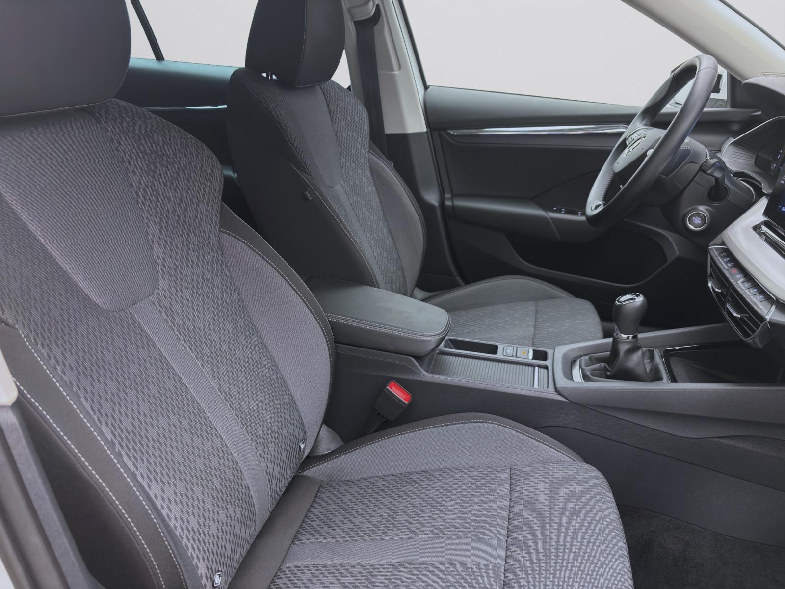 Skoda Octavia Combi 2.0 TDI STYLE NAVI KLIMA PDC SITZHZG