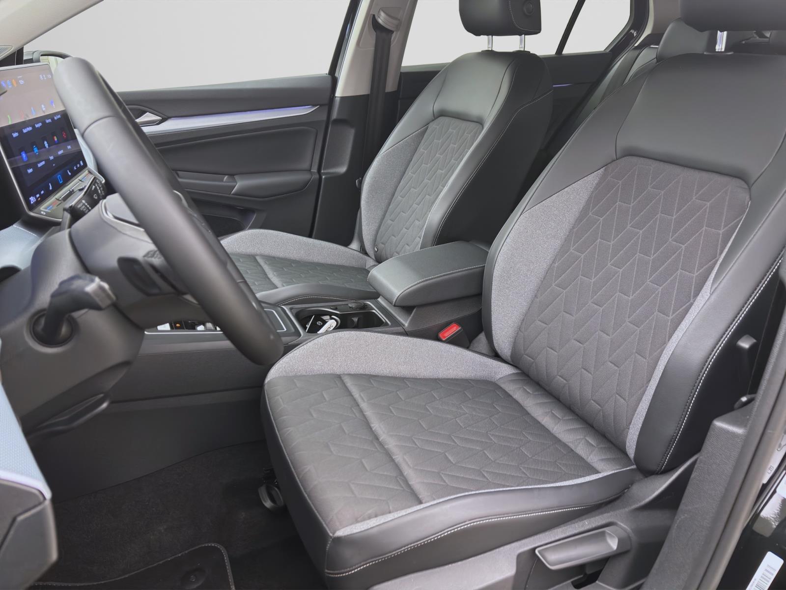 Volkswagen Golf 2.0 TDI DSG GOAL NAVI AHK KAMERA LED