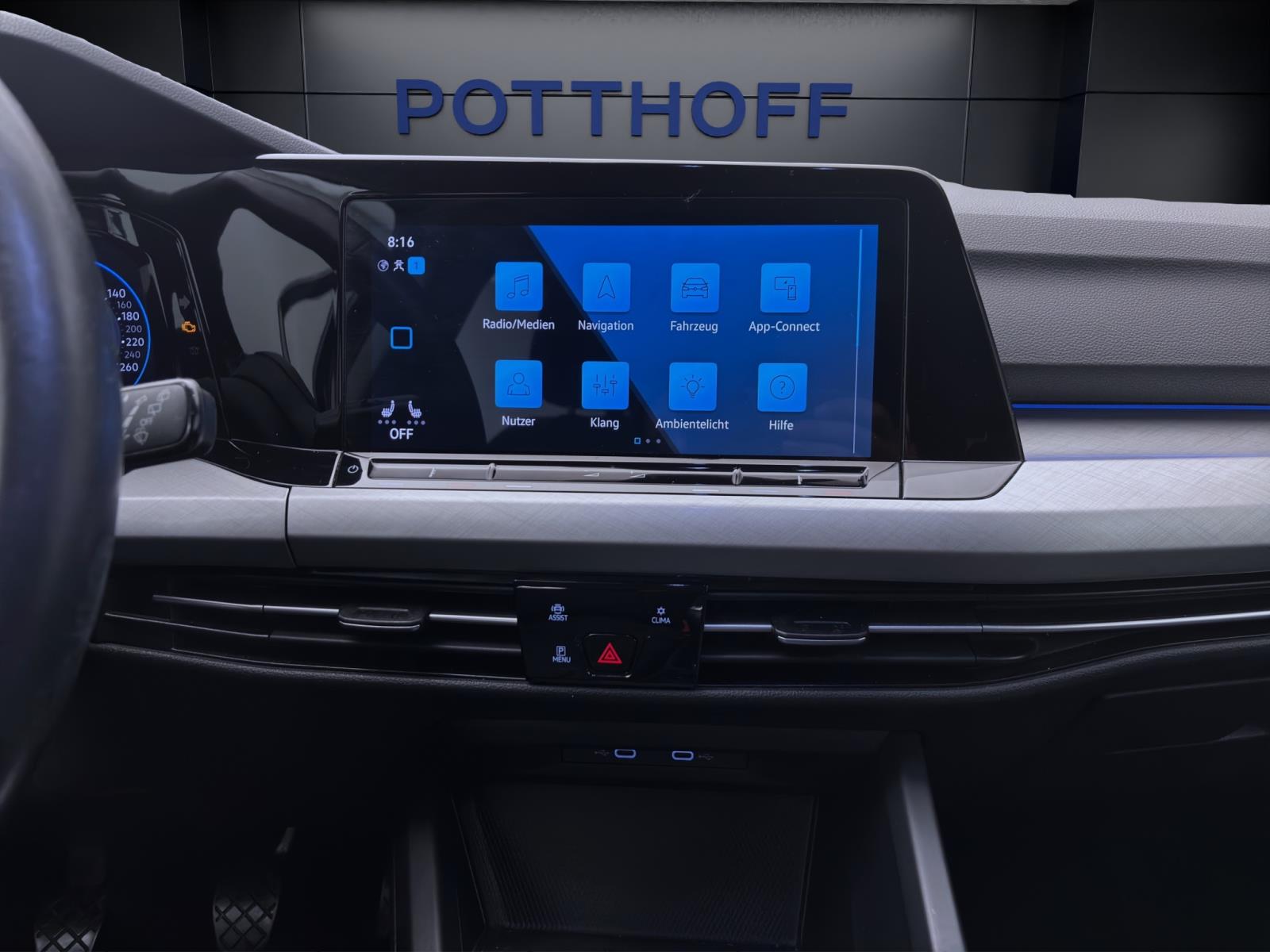 Volkswagen Golf 1.5 TSI LIFE NAVI ACC LED PDC