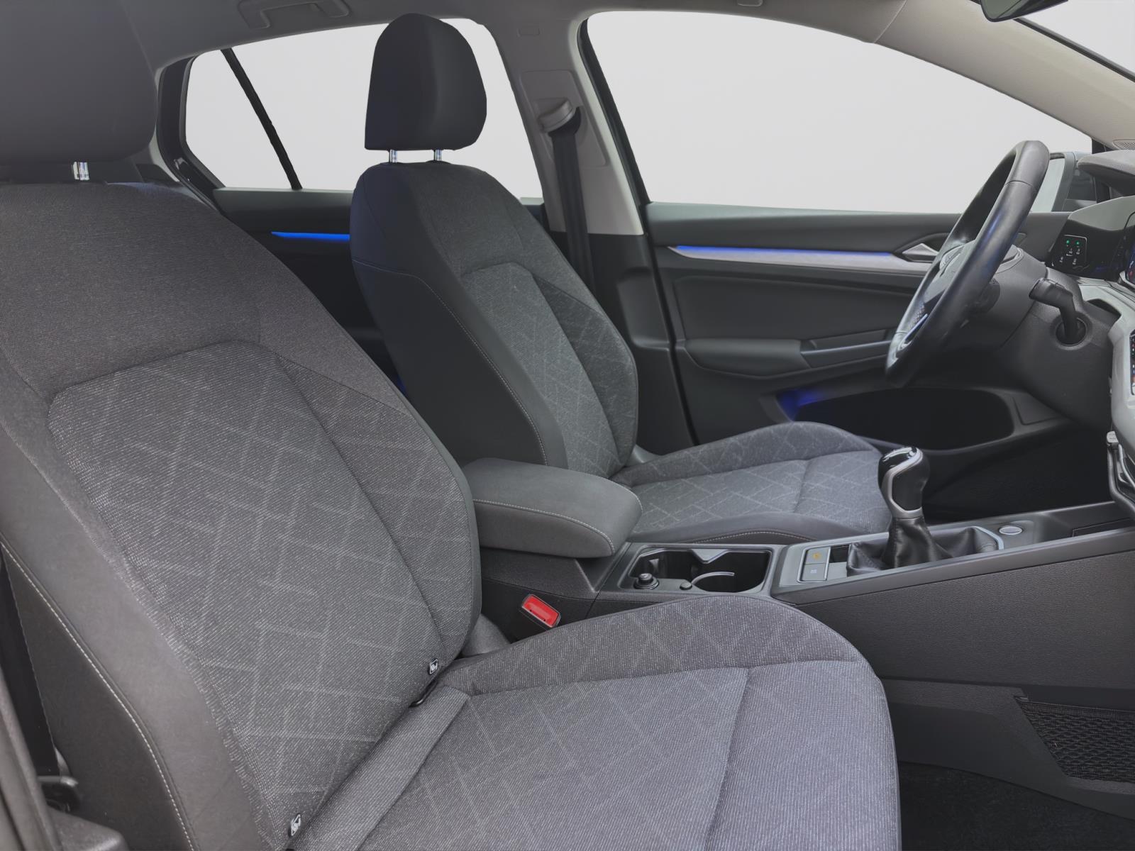 Volkswagen Golf 1.5 TSI LIFE NAVI ACC LED PDC