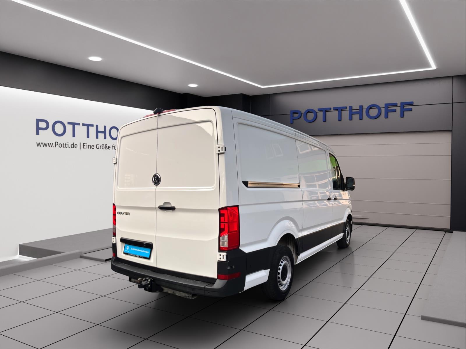 Volkswagen Crafter Kasten 35 TDI MITTELLANG FWD AHK NAVI ACC KAMERA