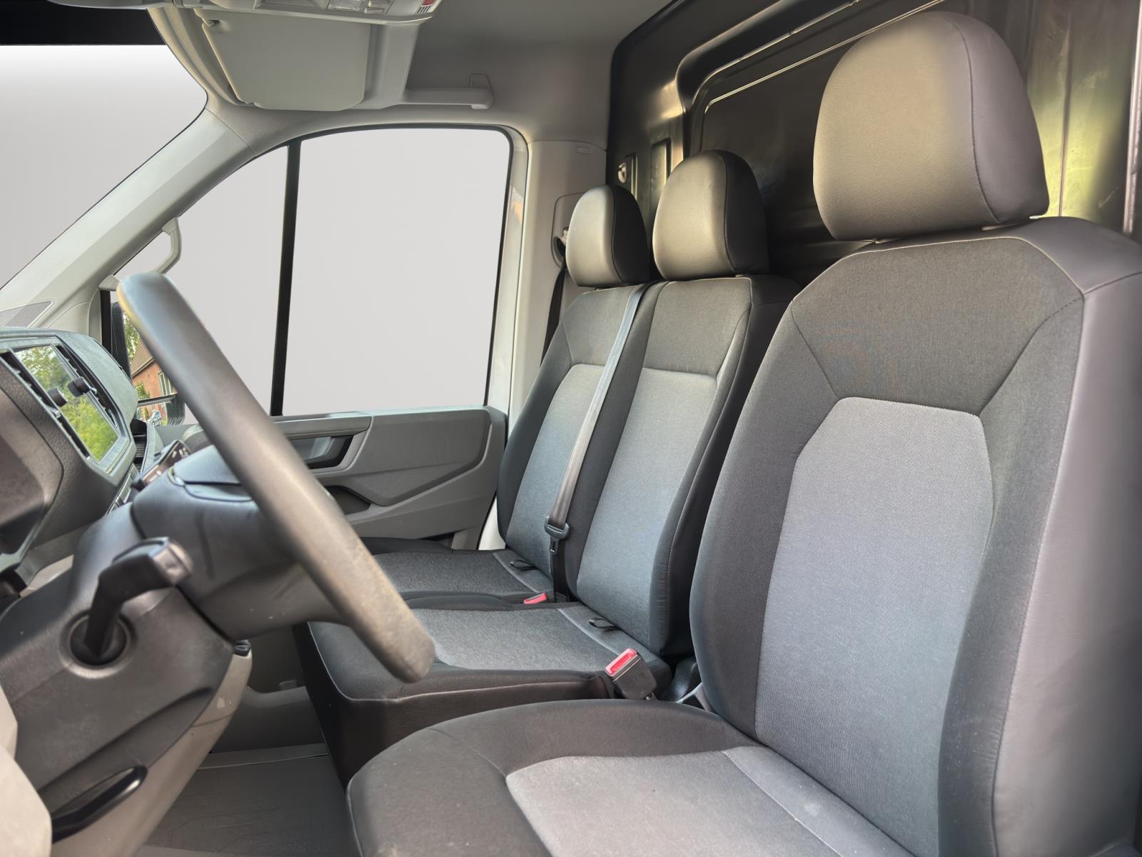Volkswagen Crafter Kasten 35 TDI MITTELLANG FWD AHK NAVI ACC KAMERA
