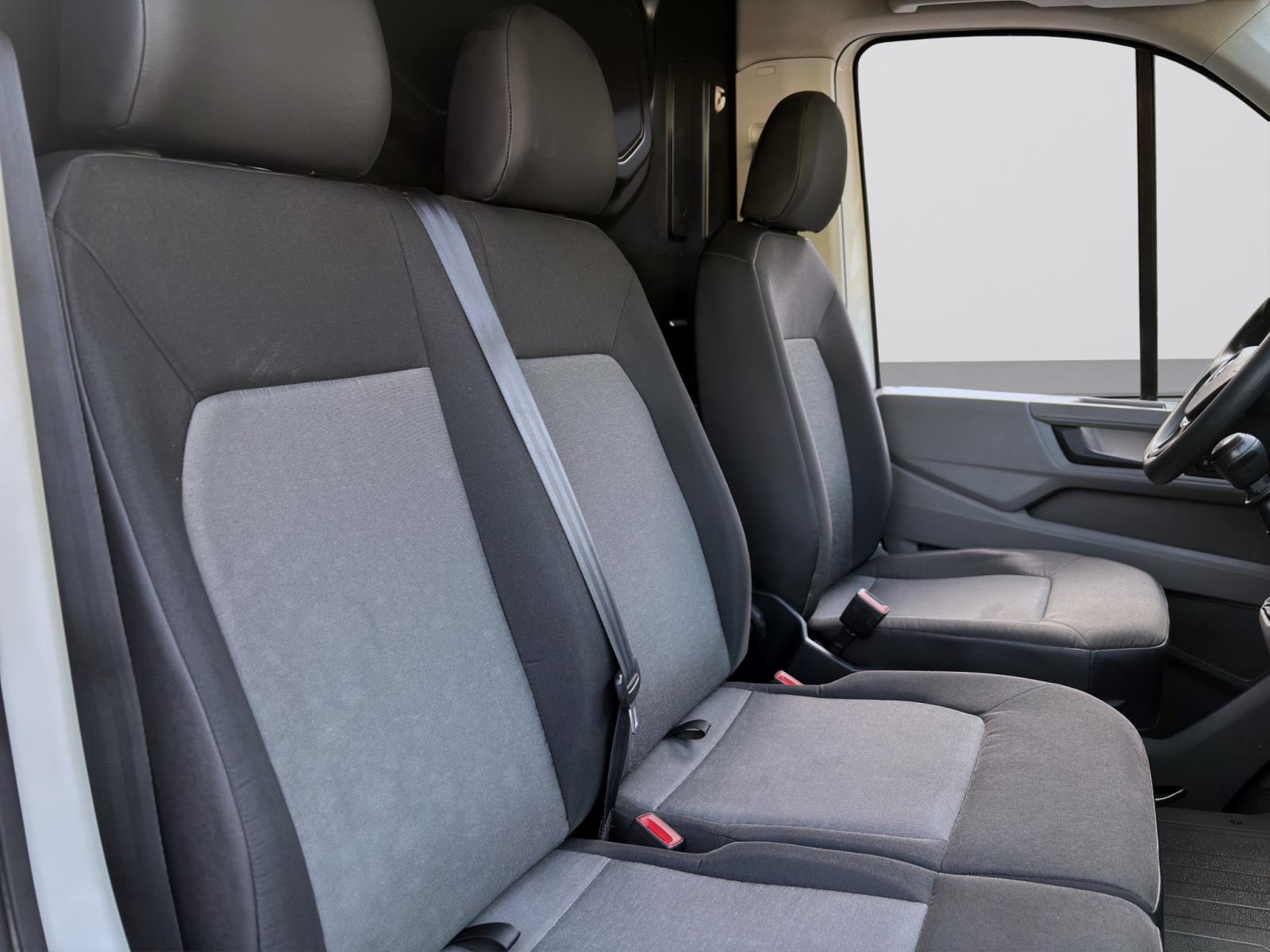 Volkswagen Crafter Kasten 35 TDI MITTELLANG FWD AHK NAVI ACC KAMERA