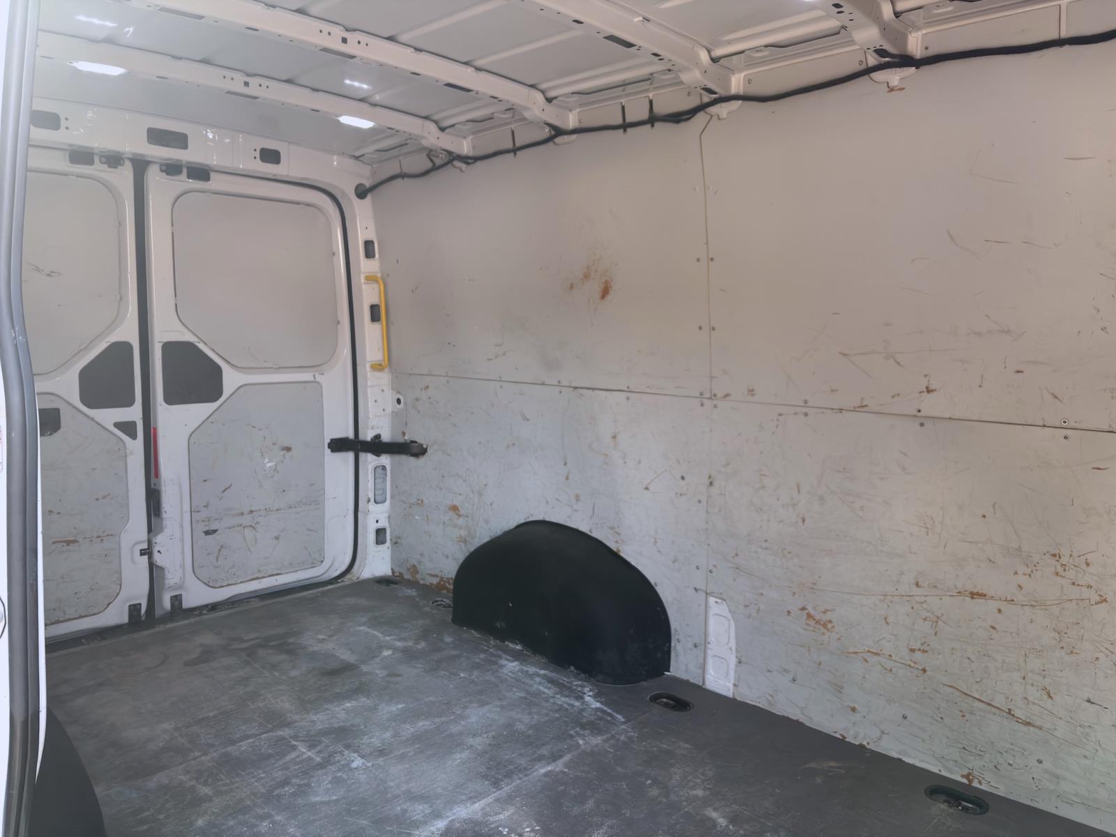 Volkswagen Crafter Kasten 35 TDI MITTELLANG FWD AHK NAVI ACC KAMERA