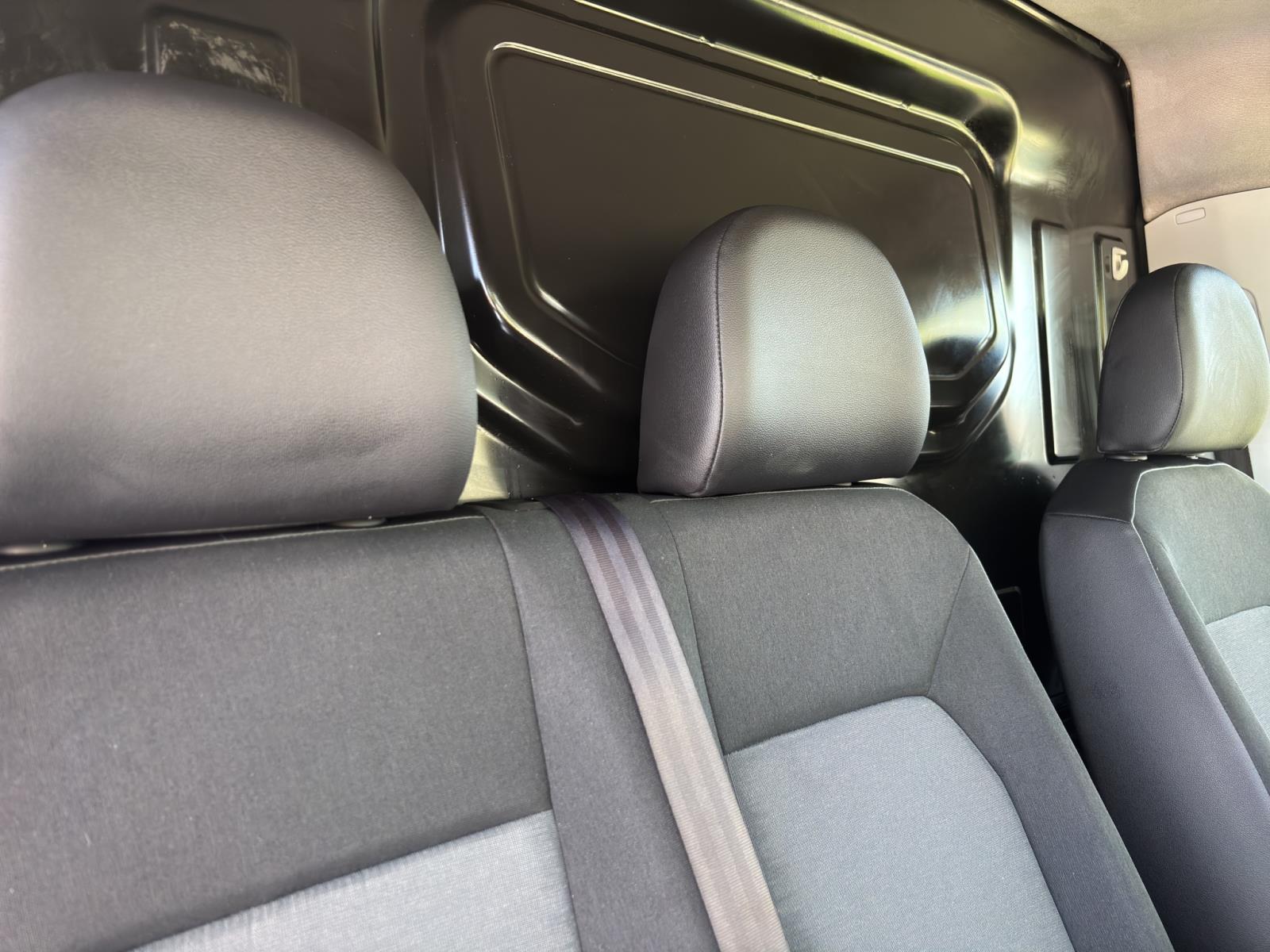 Volkswagen Crafter Kasten 35 2.0 TDI MITTELLANG FWD KAMERA NAVI AHK