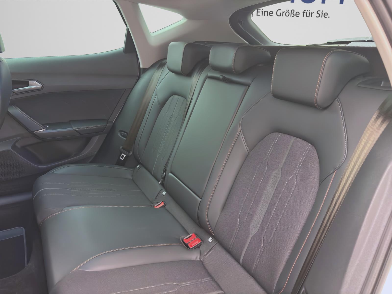Cupra Formentor 1.4 eHybrid NAVI KLIMA PDC LED LM18