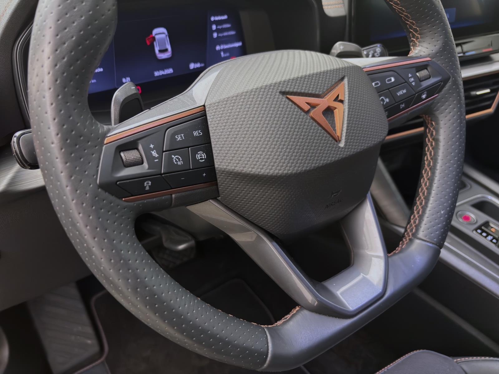 Cupra Formentor 1.4 eHybrid NAVI KLIMA PDC LED LM18