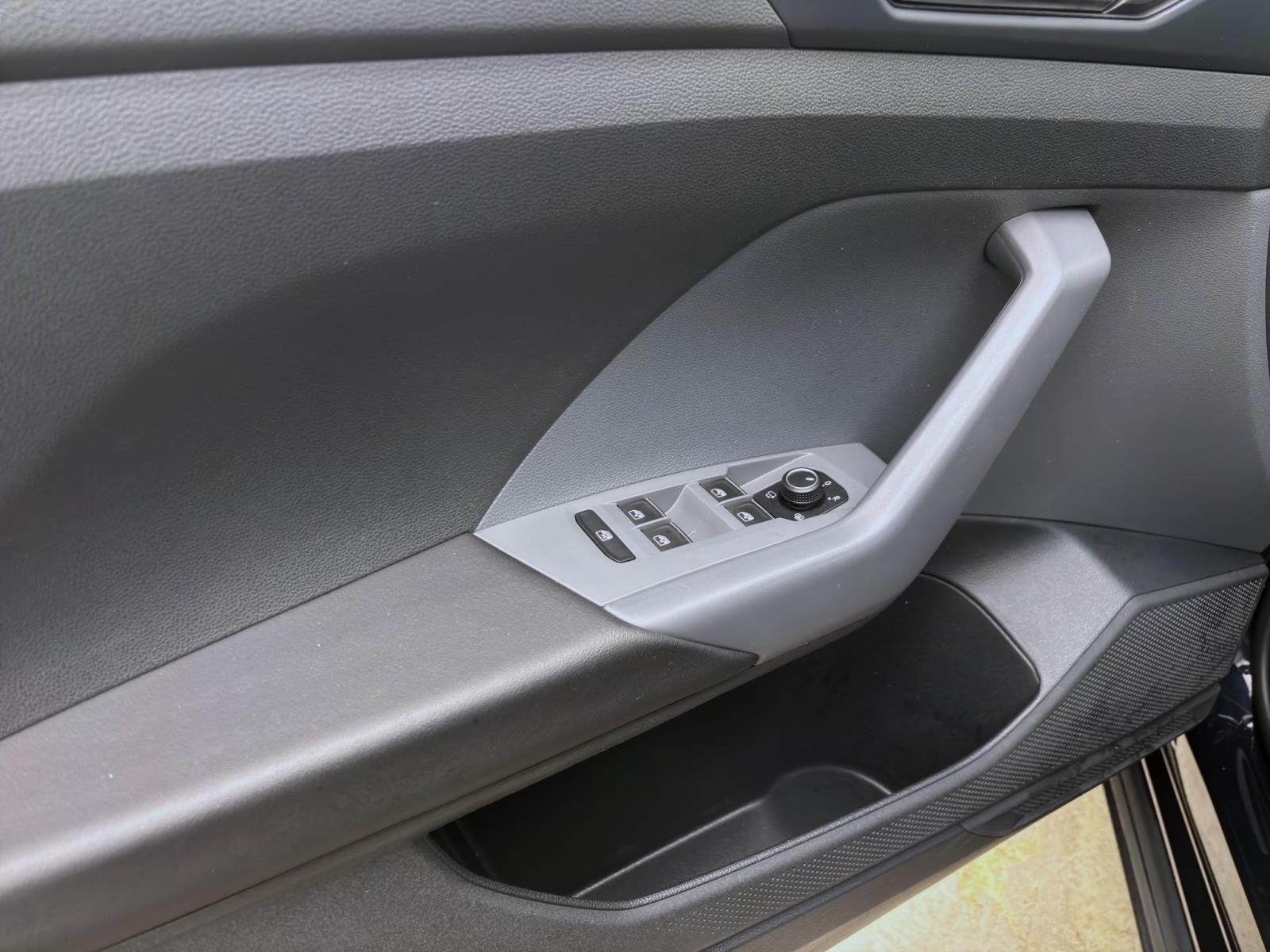 Volkswagen T-Cross 1.0 TSI DSG STYLE NAVI AHK KAMERA PDC