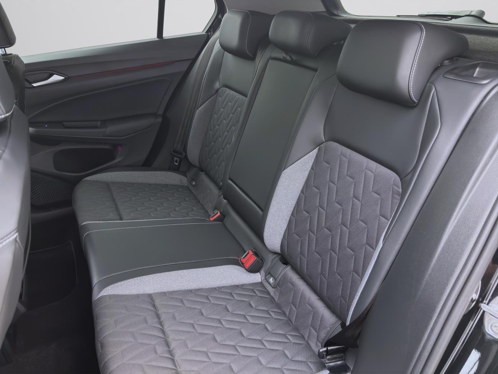 Volkswagen Golf 2.0 TDI DSG GOAL AHK NAVI SITZHZG LED+