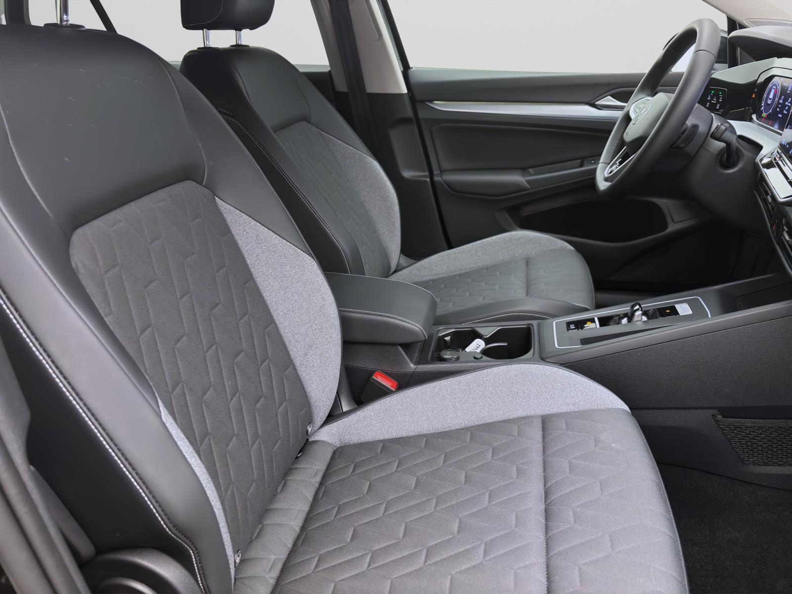 Volkswagen Golf 2.0 TDI DSG GOAL AHK NAVI KAMERA SITZHZG