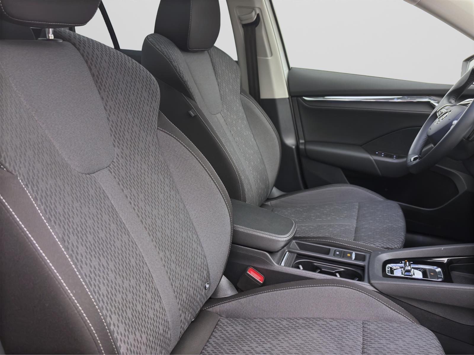 Skoda Octavia Combi 2.0 TDI DSG STYLE NAVI PANO KLIMA PDC