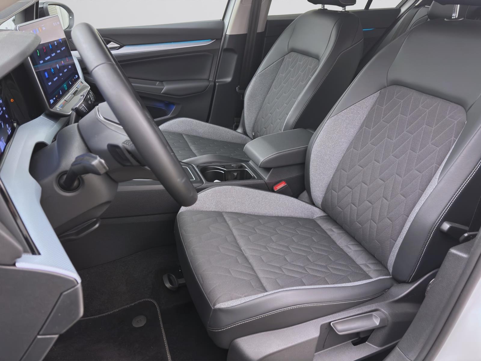 Volkswagen Golf 2.0 TDI DSG GOAL NAVI KAMERA AHK KLIMA