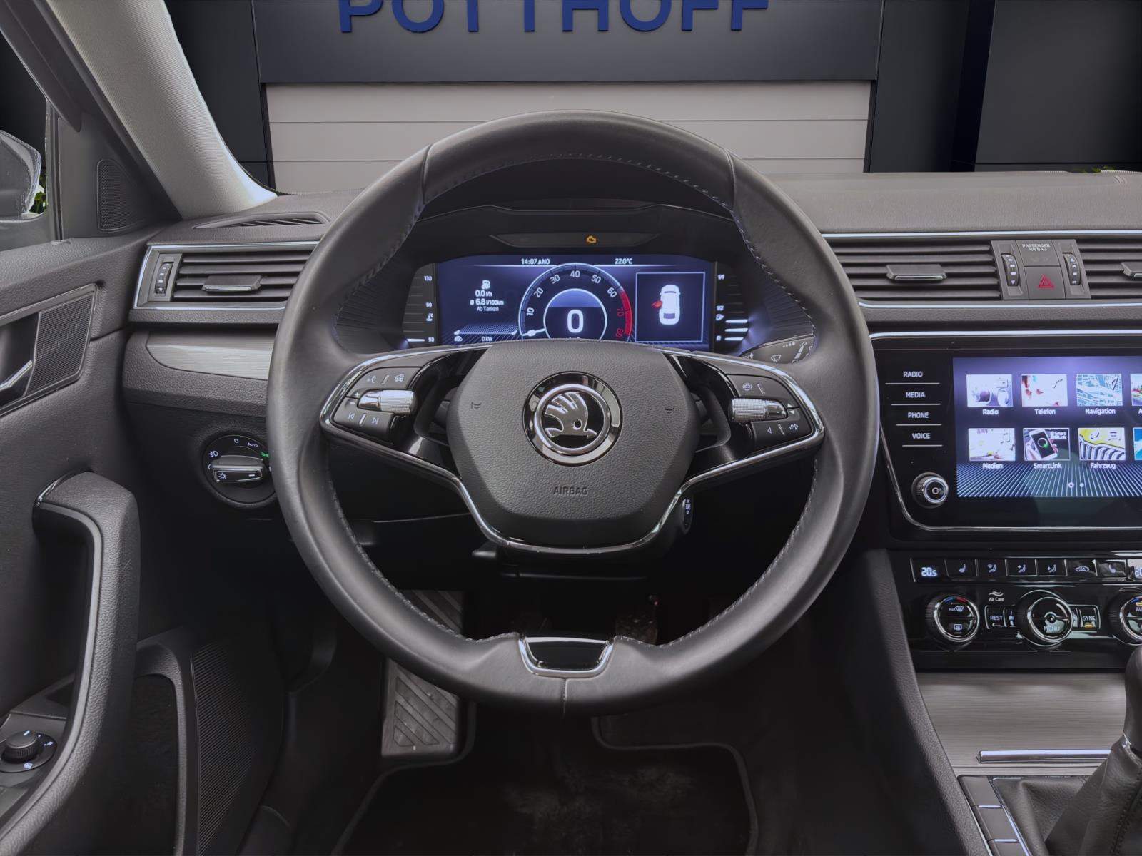 Skoda Superb Combi 1.5 TSI AMBITION AHK NAVI SITZHZG LED