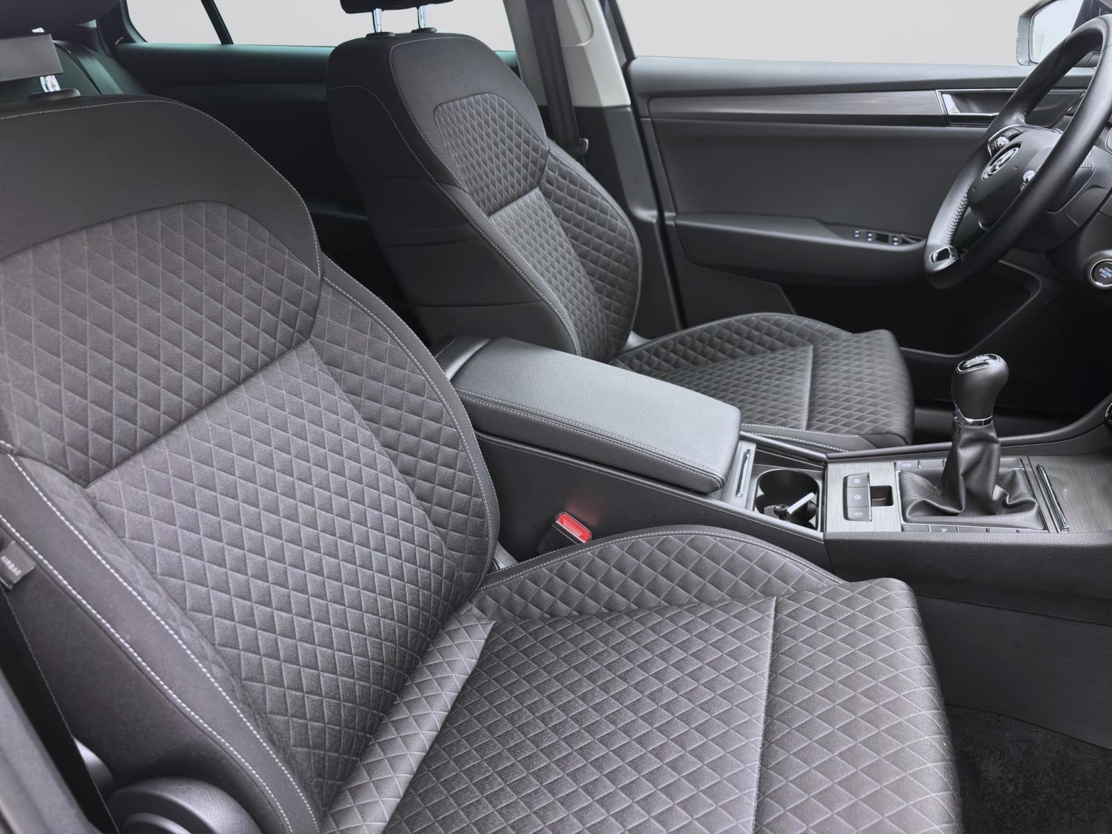 Skoda Superb Combi 1.5 TSI AMBITION AHK NAVI SITZHZG LED