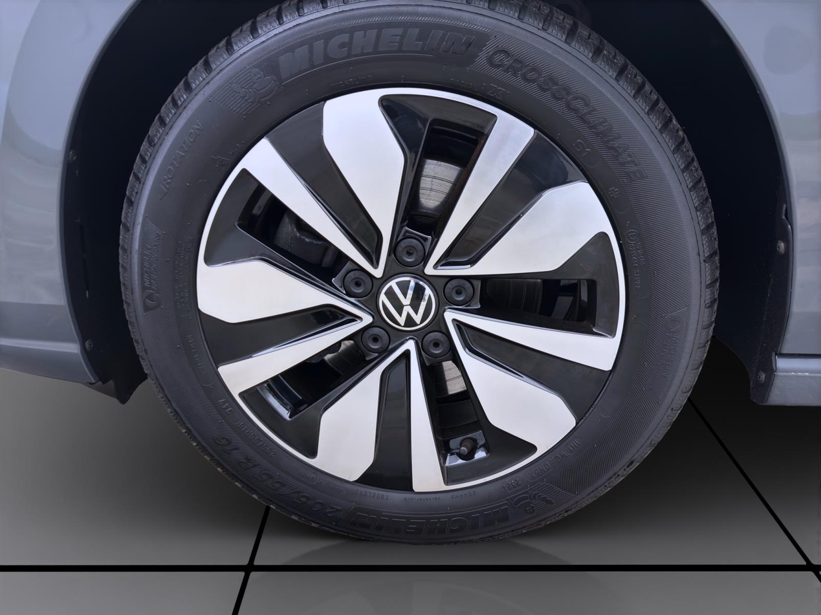Volkswagen Golf 2.0 TDI DSG GOAL NAVI KAMERA AHK LED