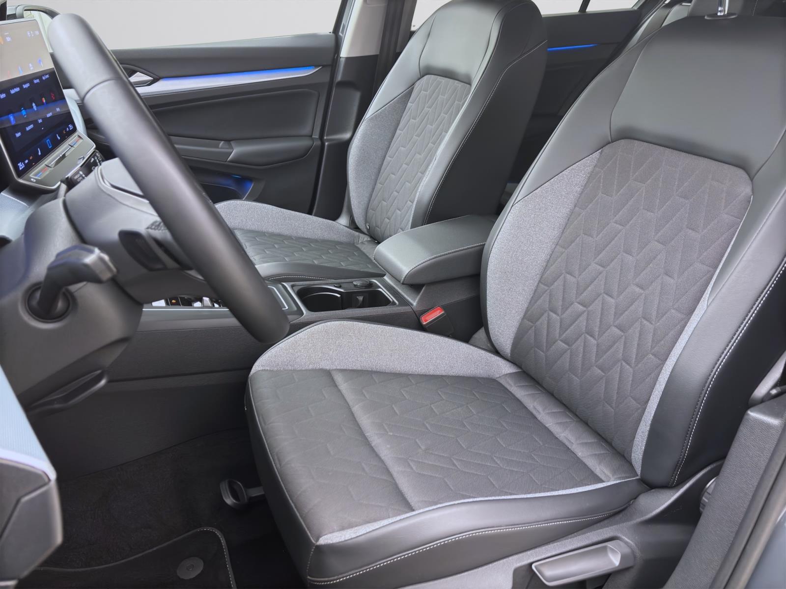 Volkswagen Golf 2.0 TDI DSG GOAL NAVI KAMERA AHK LED